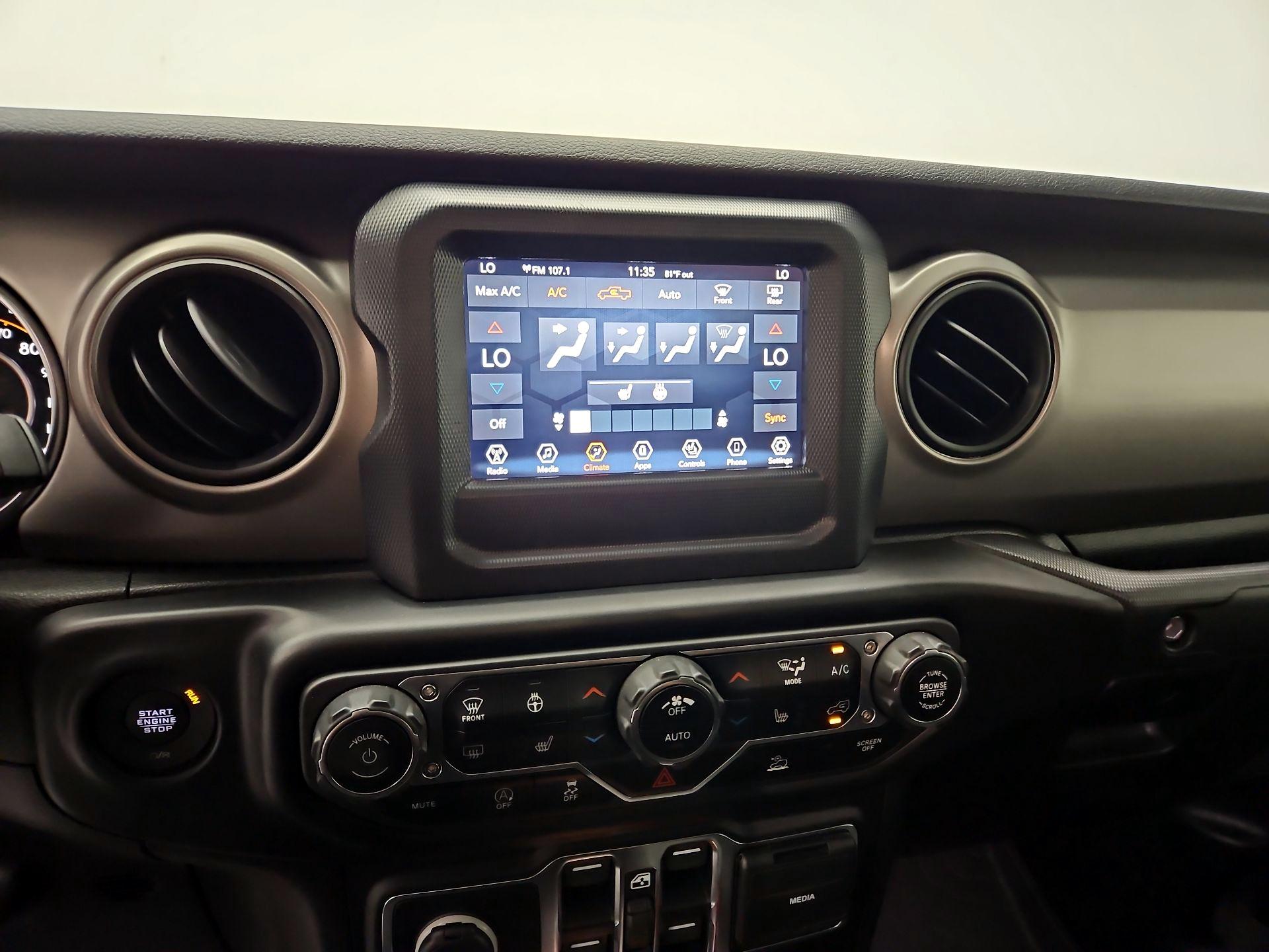 Thumbnail: 2020 Jeep Gladiator - 16