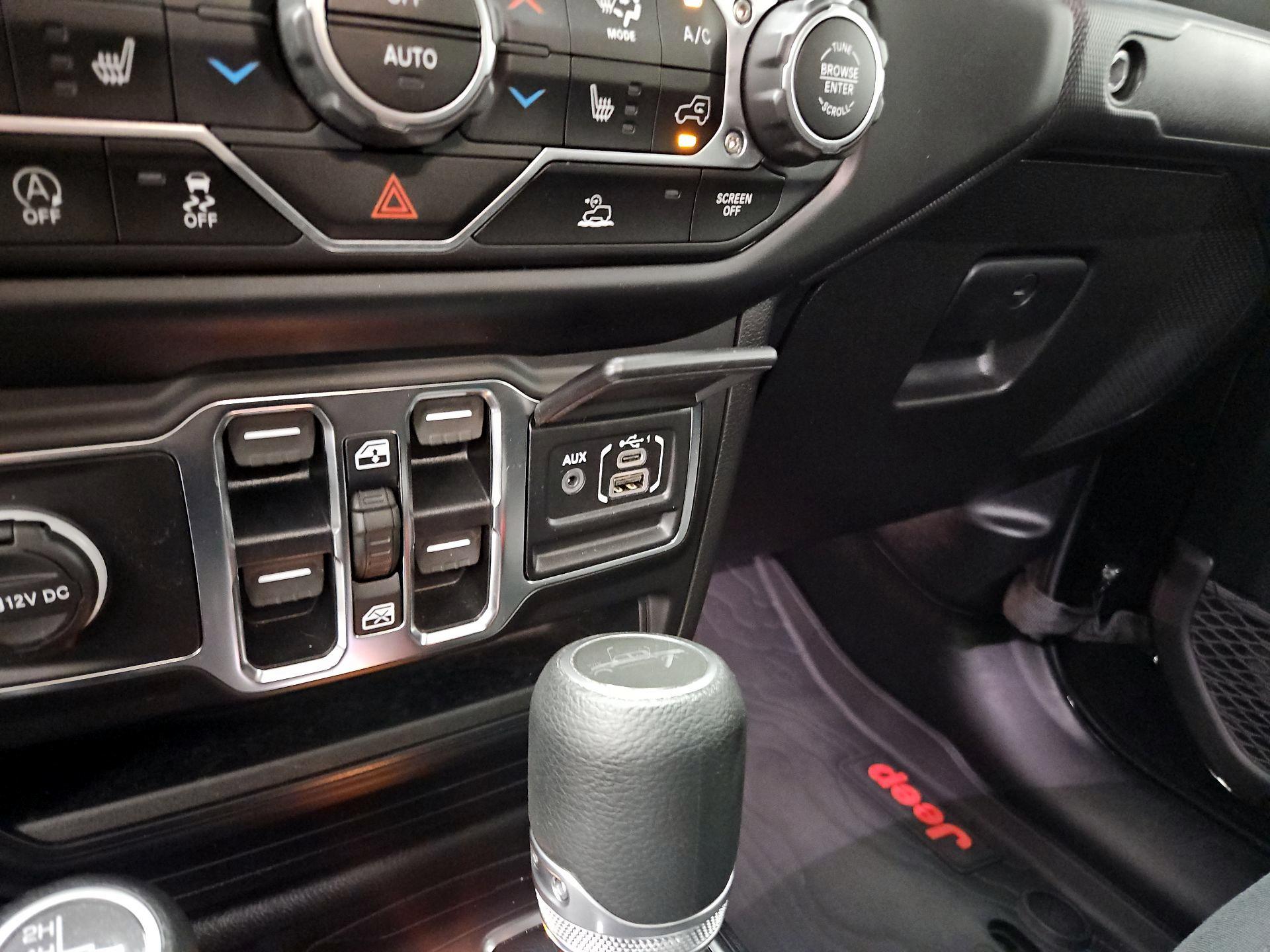 Thumbnail: 2020 Jeep Gladiator - 18