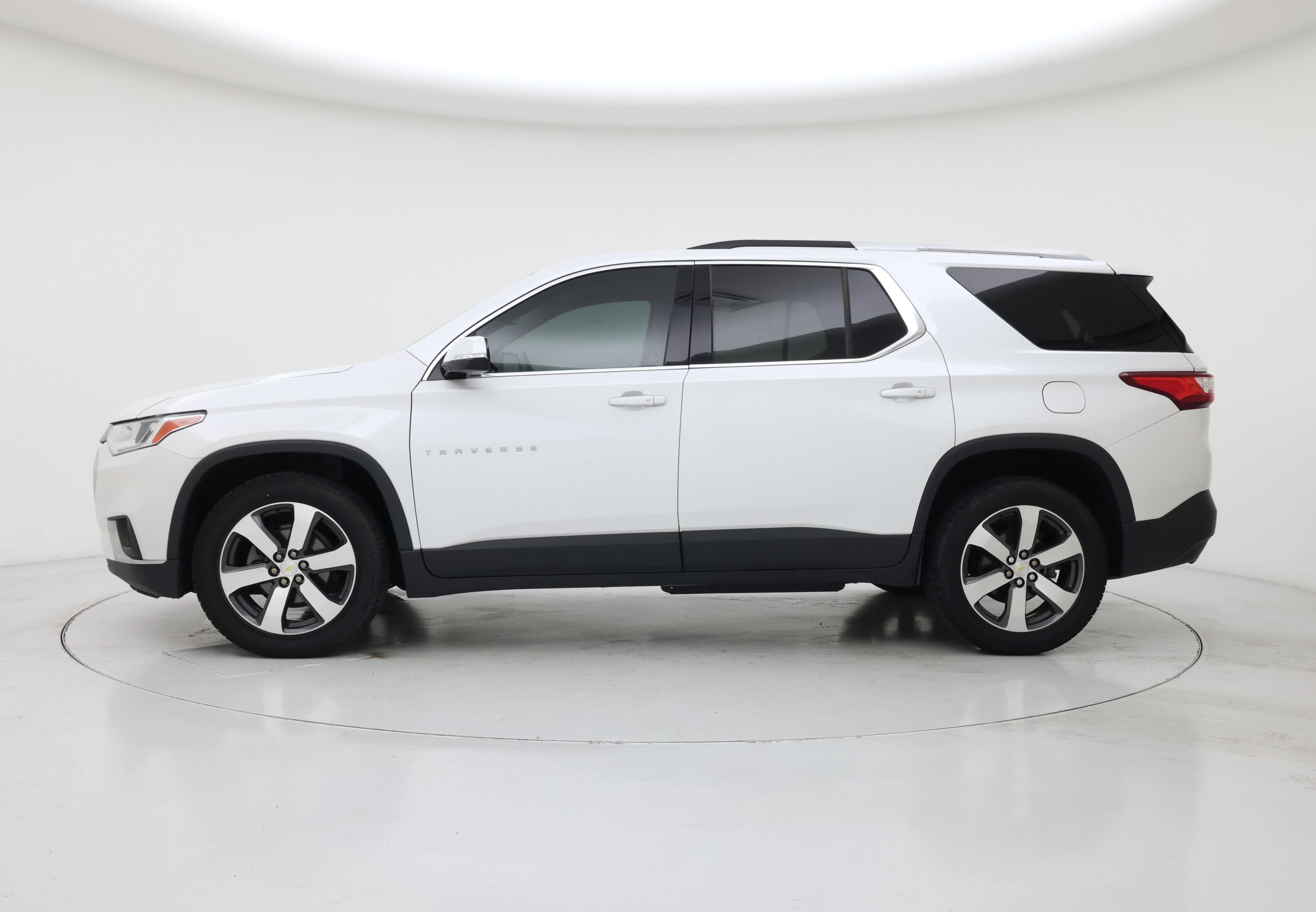 Thumbnail: 2018 Chevrolet Traverse - 3
