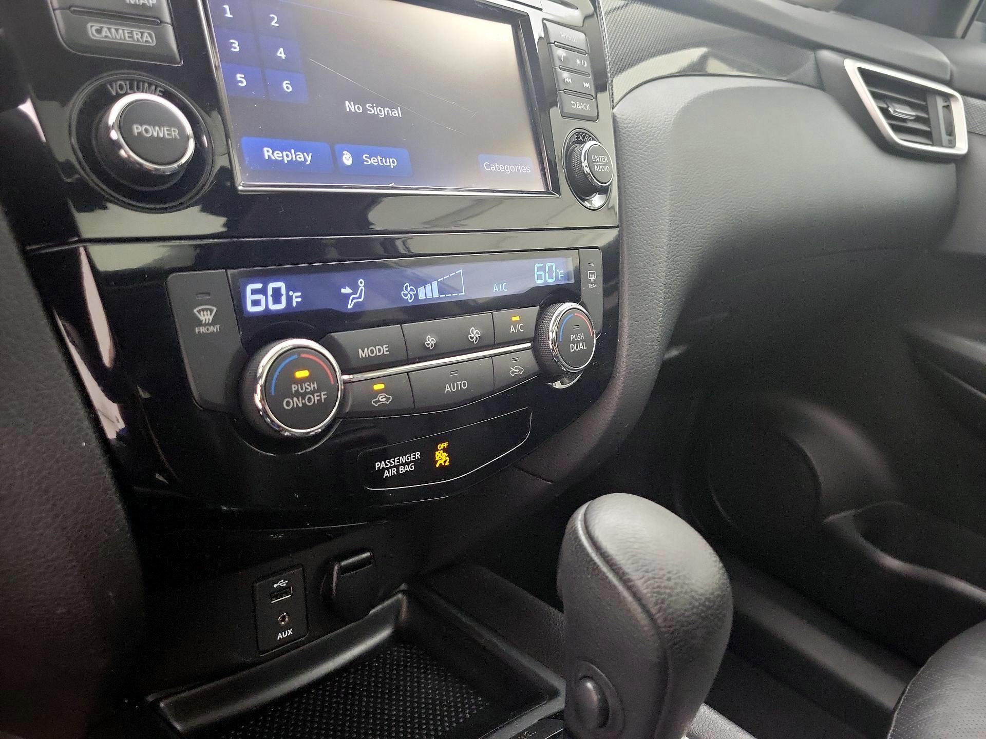 Thumbnail: 2015 Nissan Rogue - 16