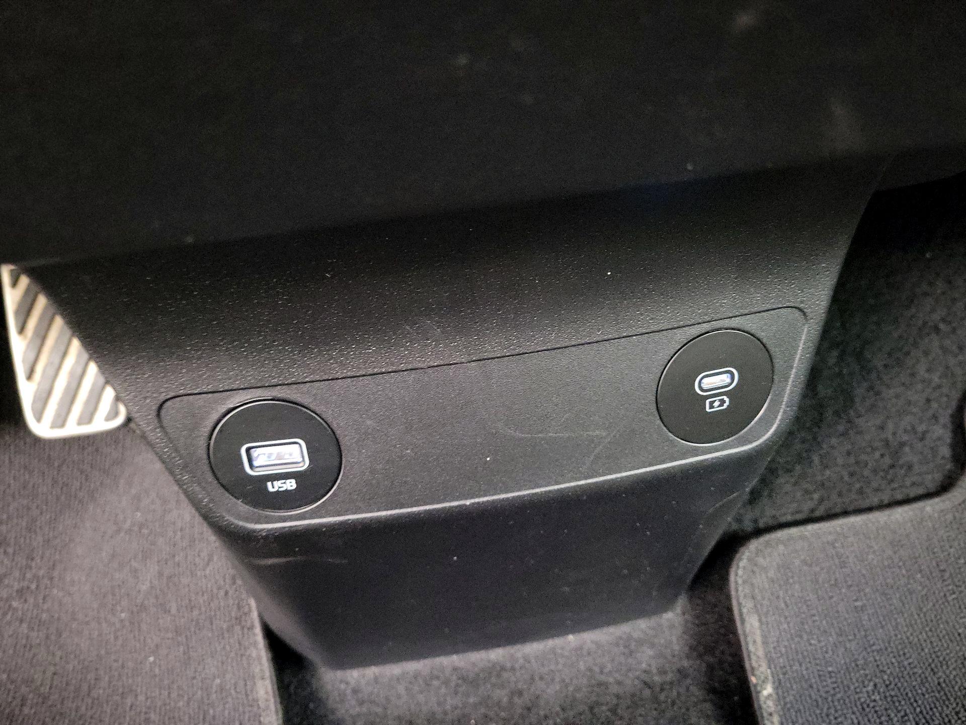 Thumbnail: 2023 Kia EV6 - 19