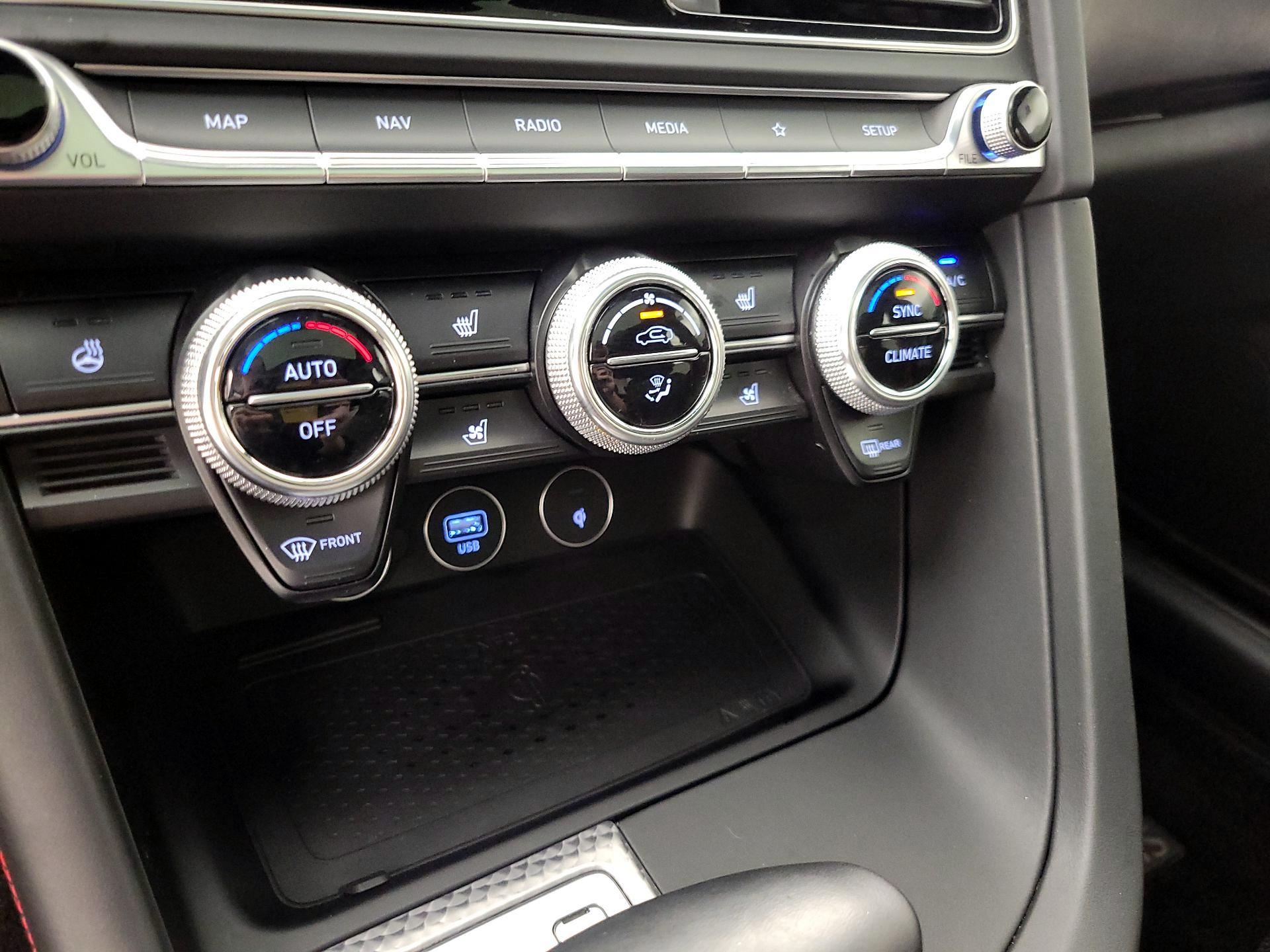 Thumbnail: 2023 Genesis G70 - 17