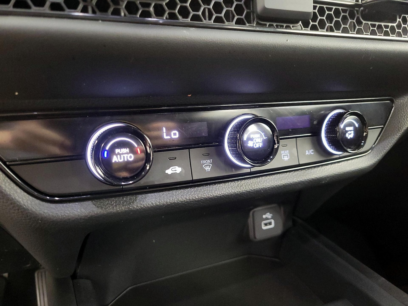 2025 Honda HR-V LX - Photo 16
