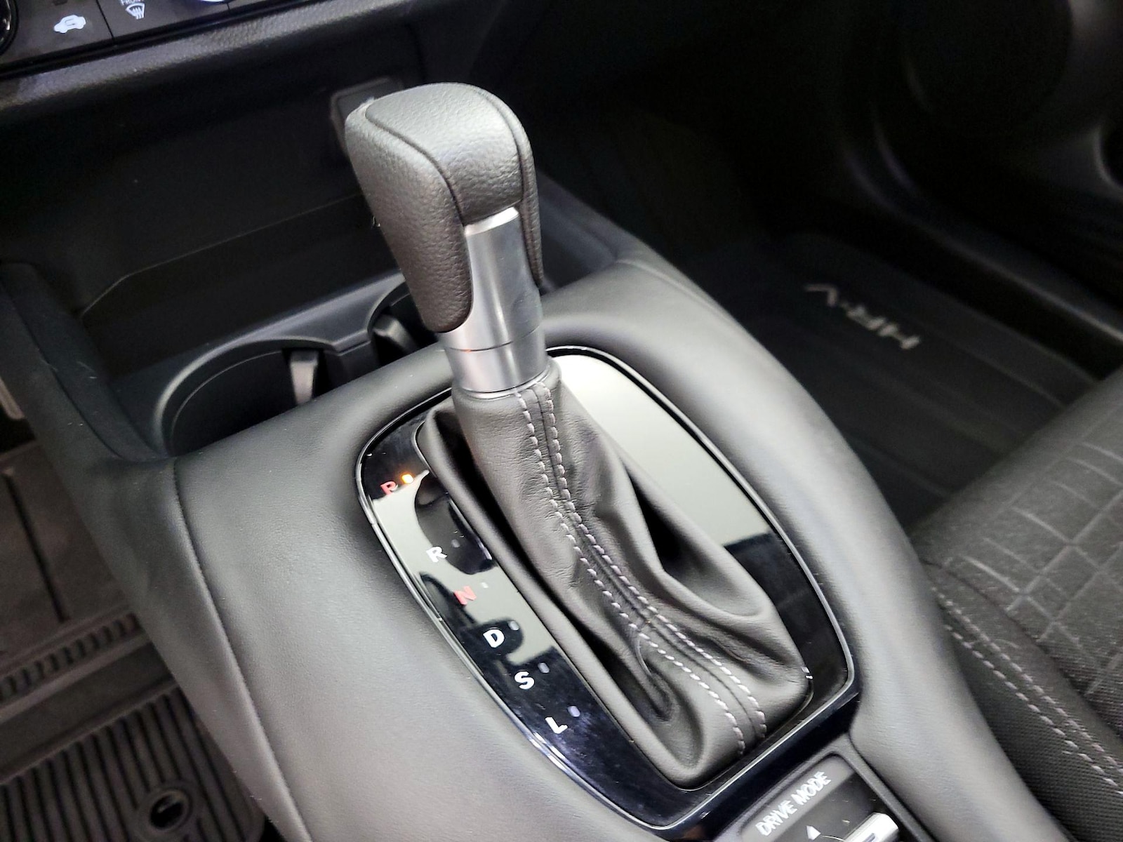2025 Honda HR-V LX - Photo 17