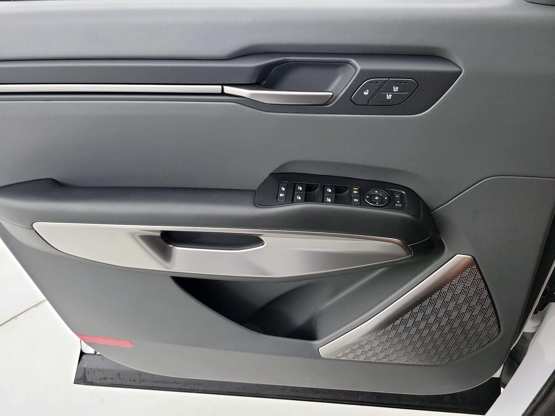 Thumbnail: 2025 Kia EV9 - 12