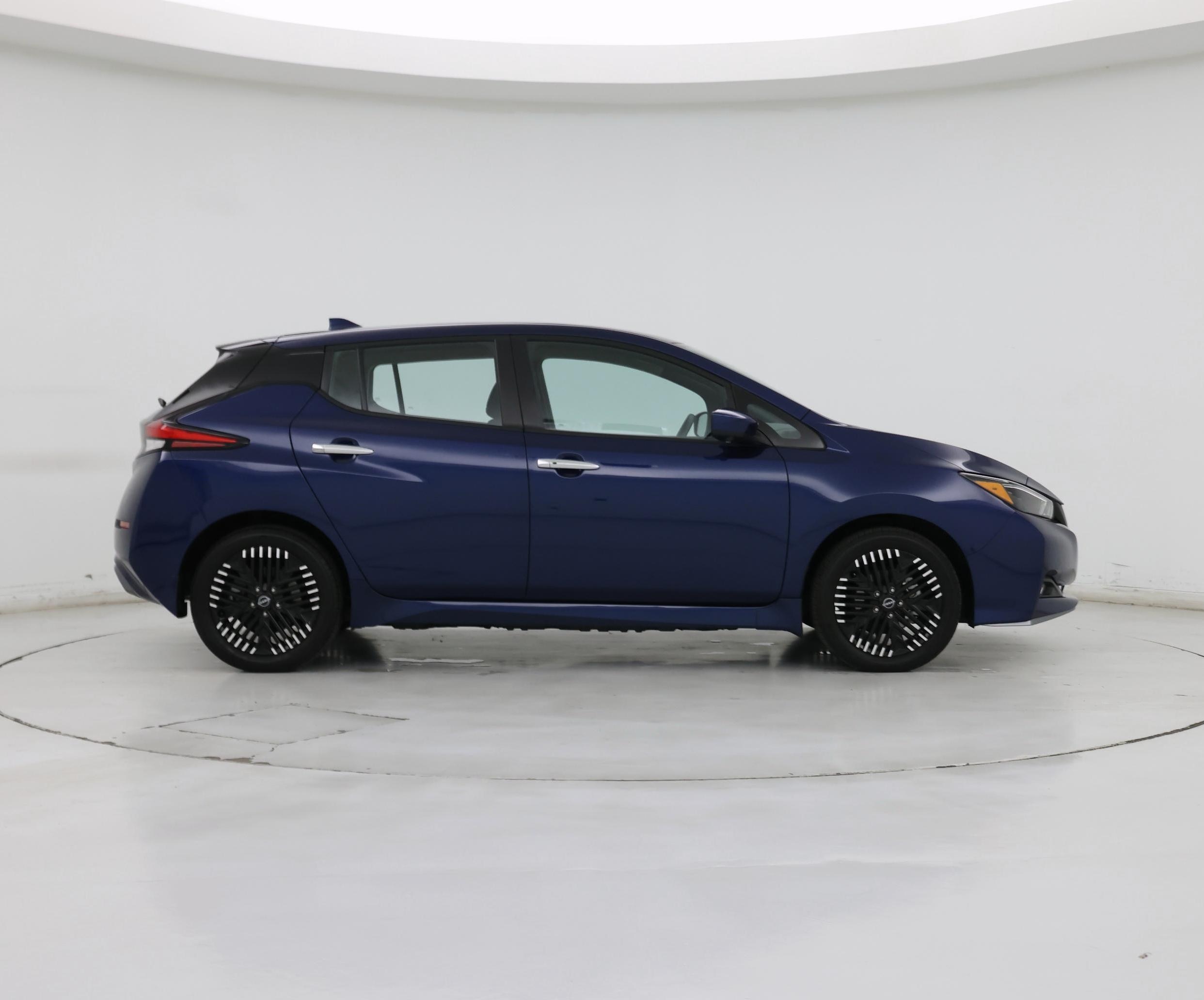 Thumbnail: 2024 Nissan Leaf - 7