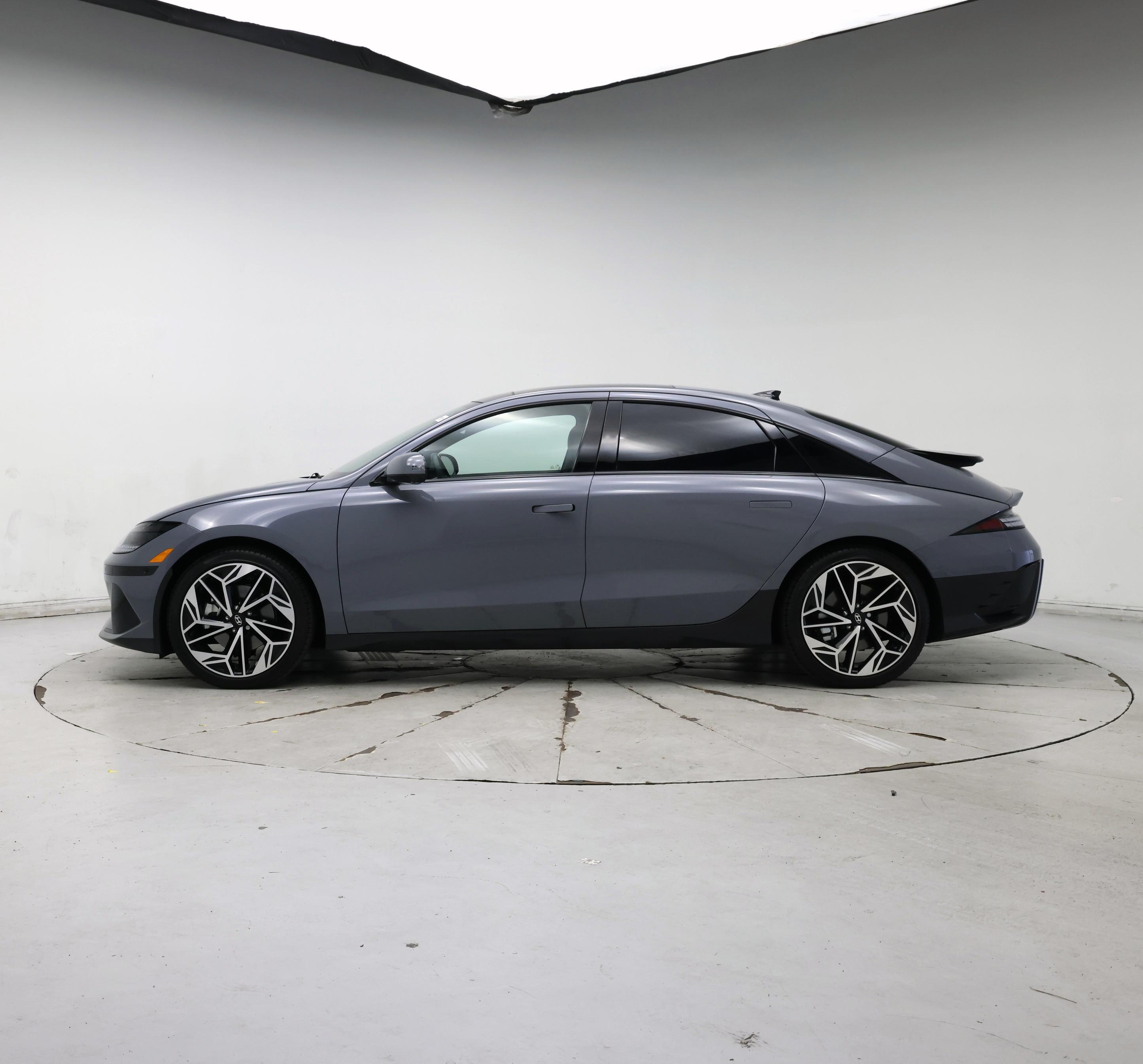 Thumbnail: 2024 Hyundai Ioniq 6 - 3
