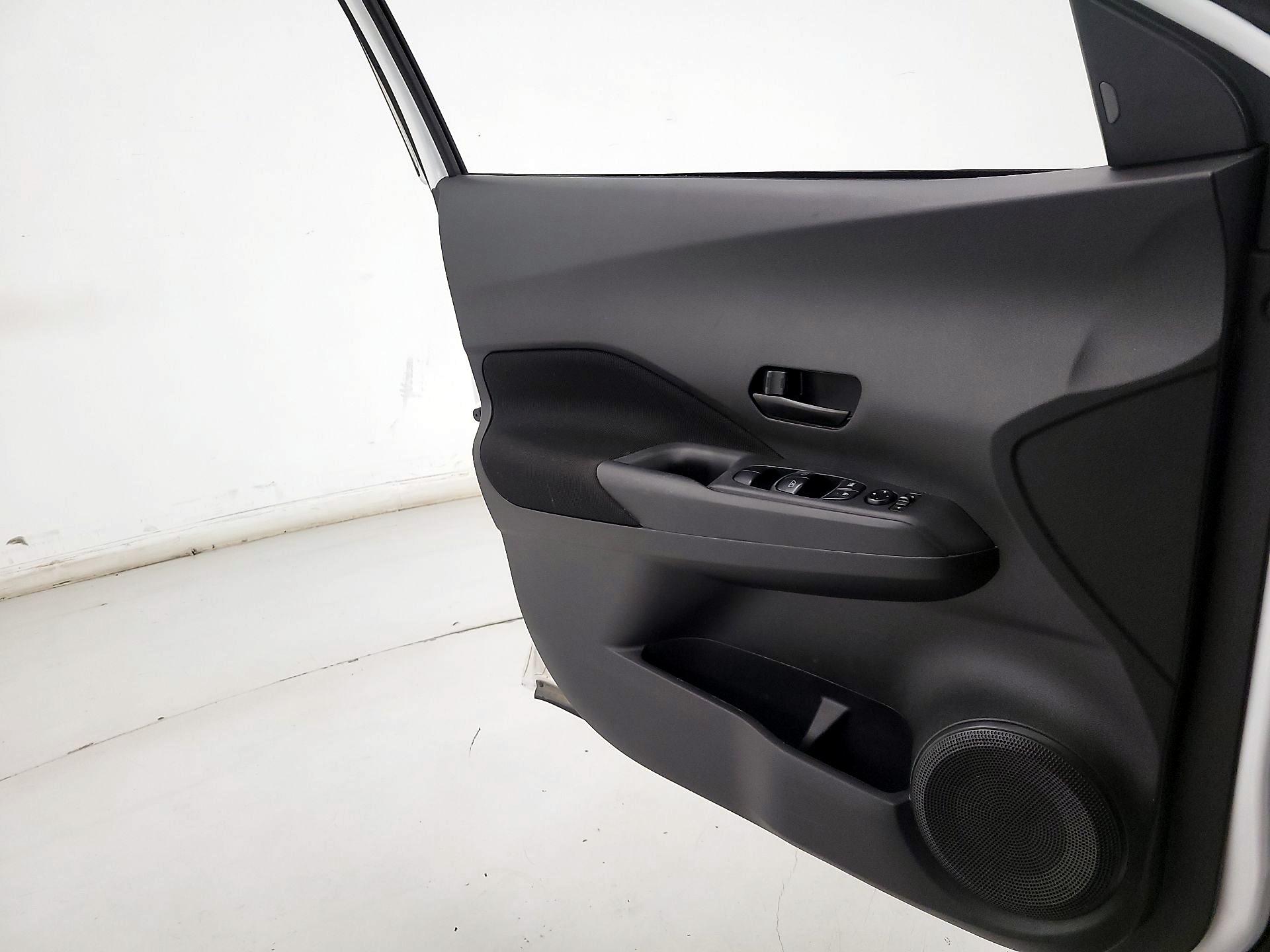 Thumbnail: 2023 Nissan Kicks - 12