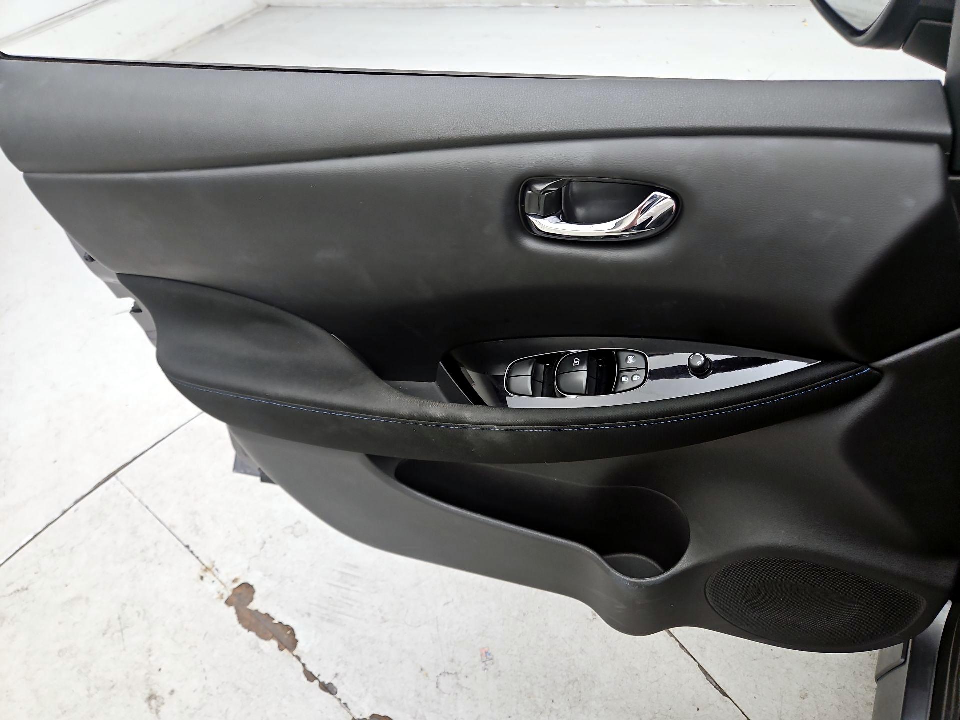 Thumbnail: 2024 Nissan Leaf - 12