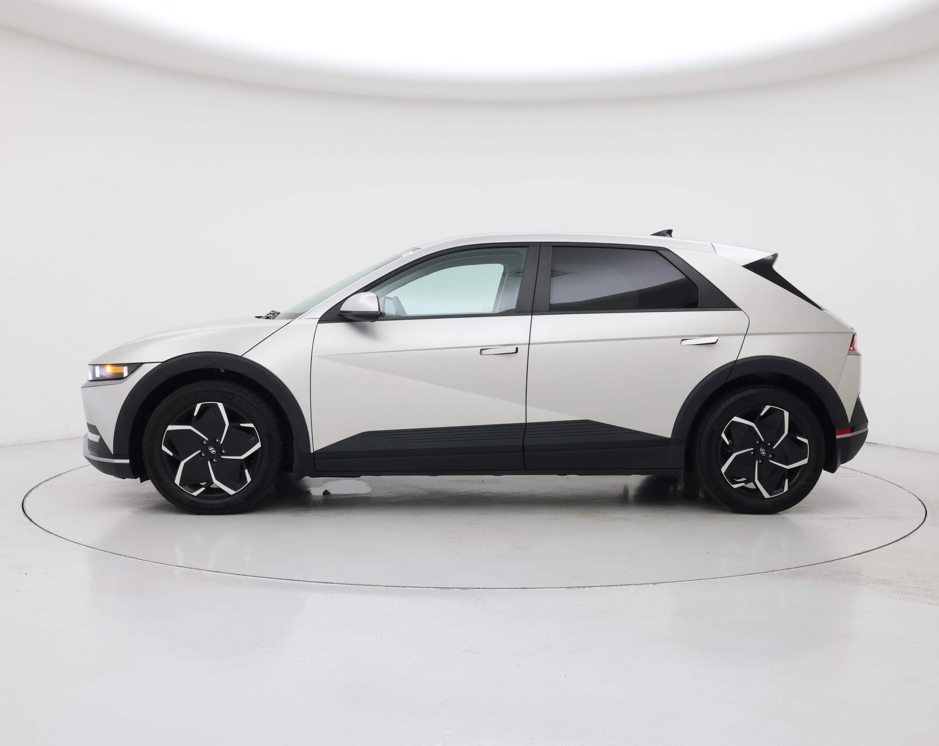 Thumbnail: 2024 Hyundai Ioniq 5 - 3
