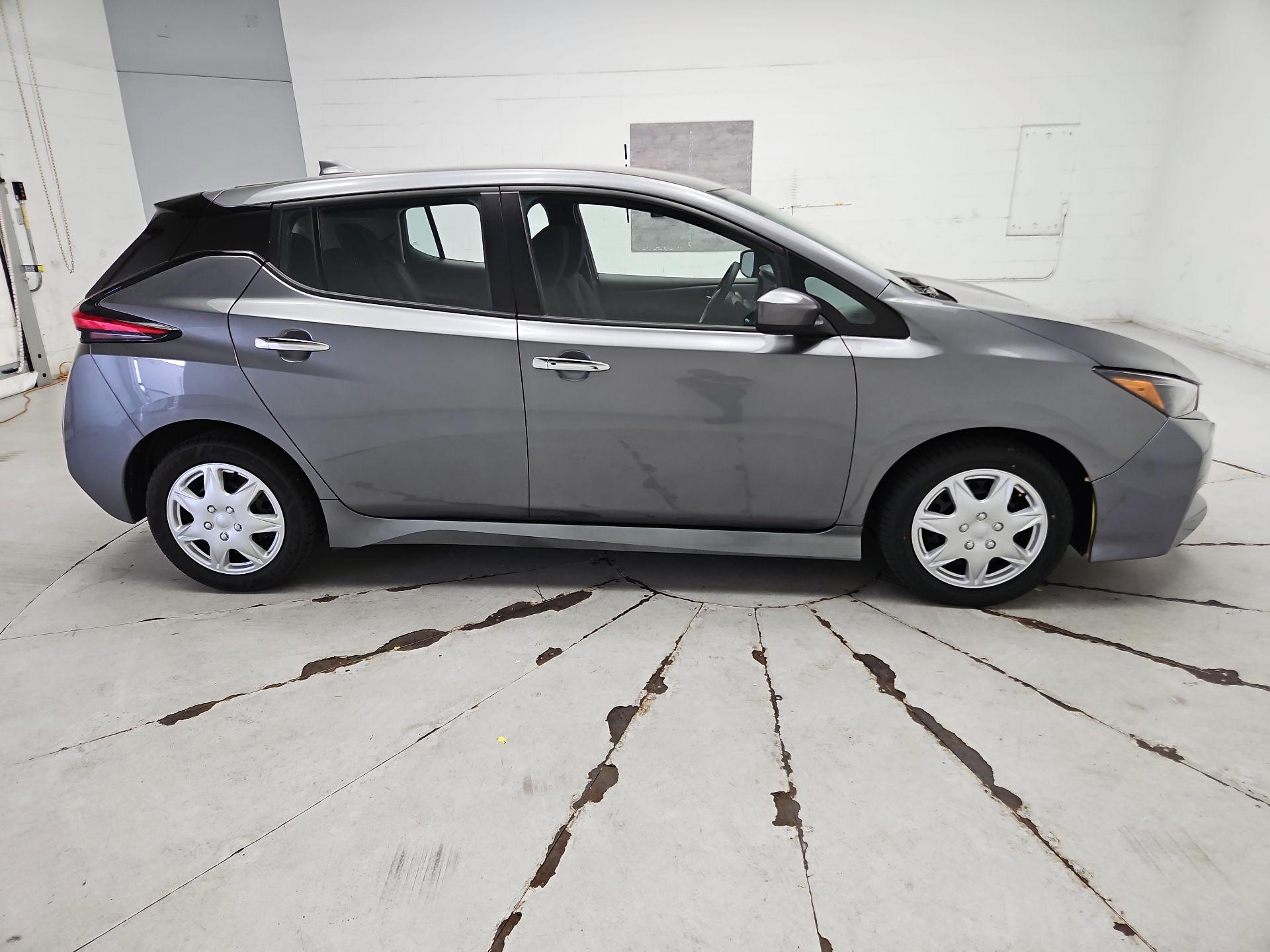 Thumbnail: 2024 Nissan Leaf - 4