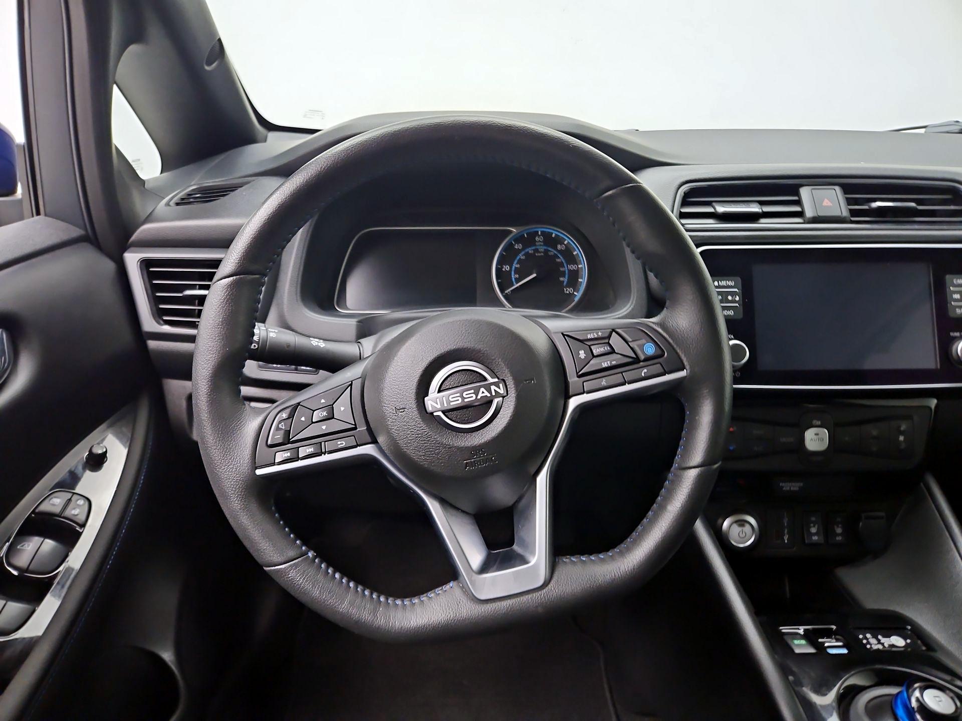 Thumbnail: 2025 Nissan Leaf - 10