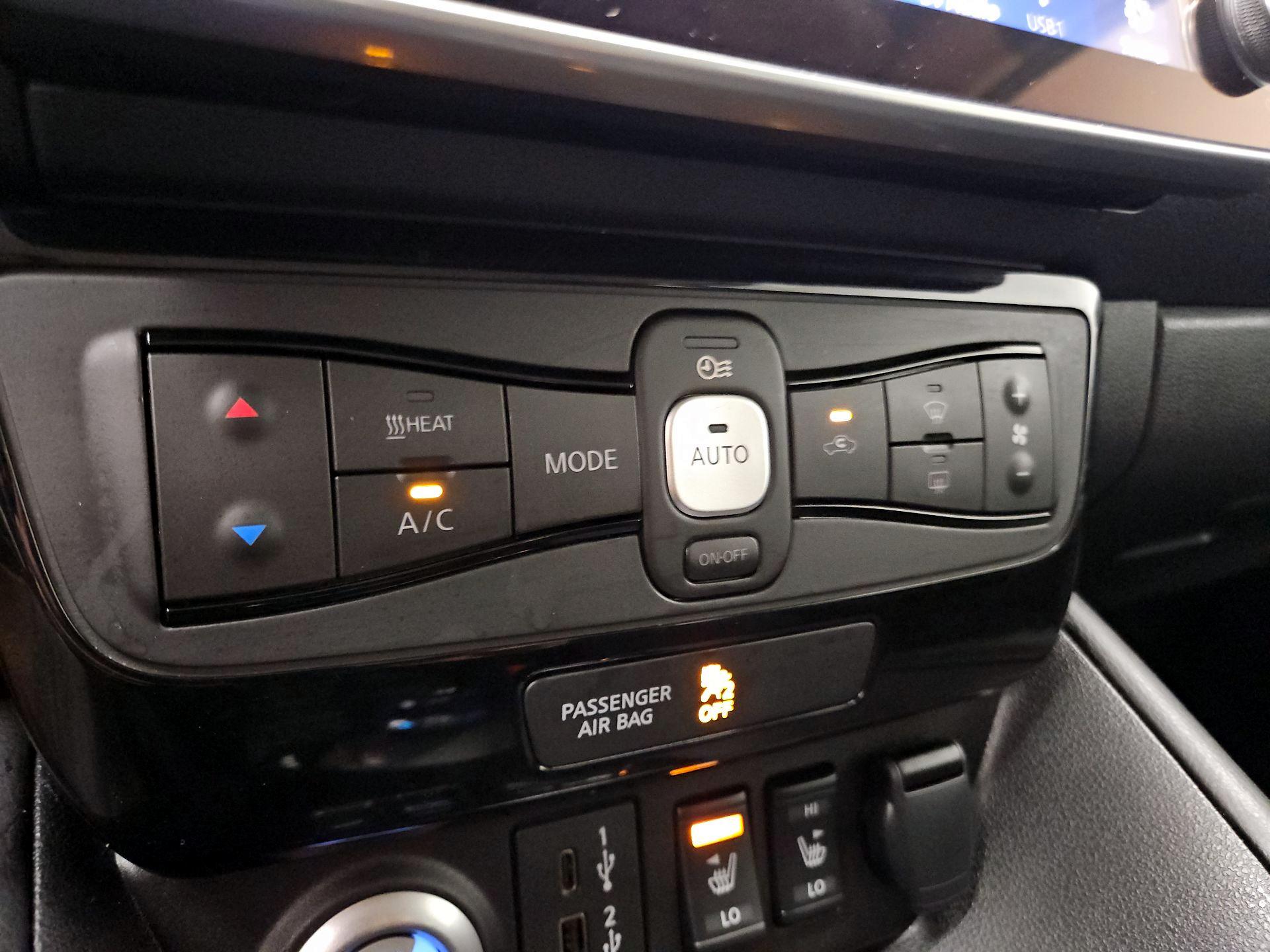 Thumbnail: 2025 Nissan Leaf - 17