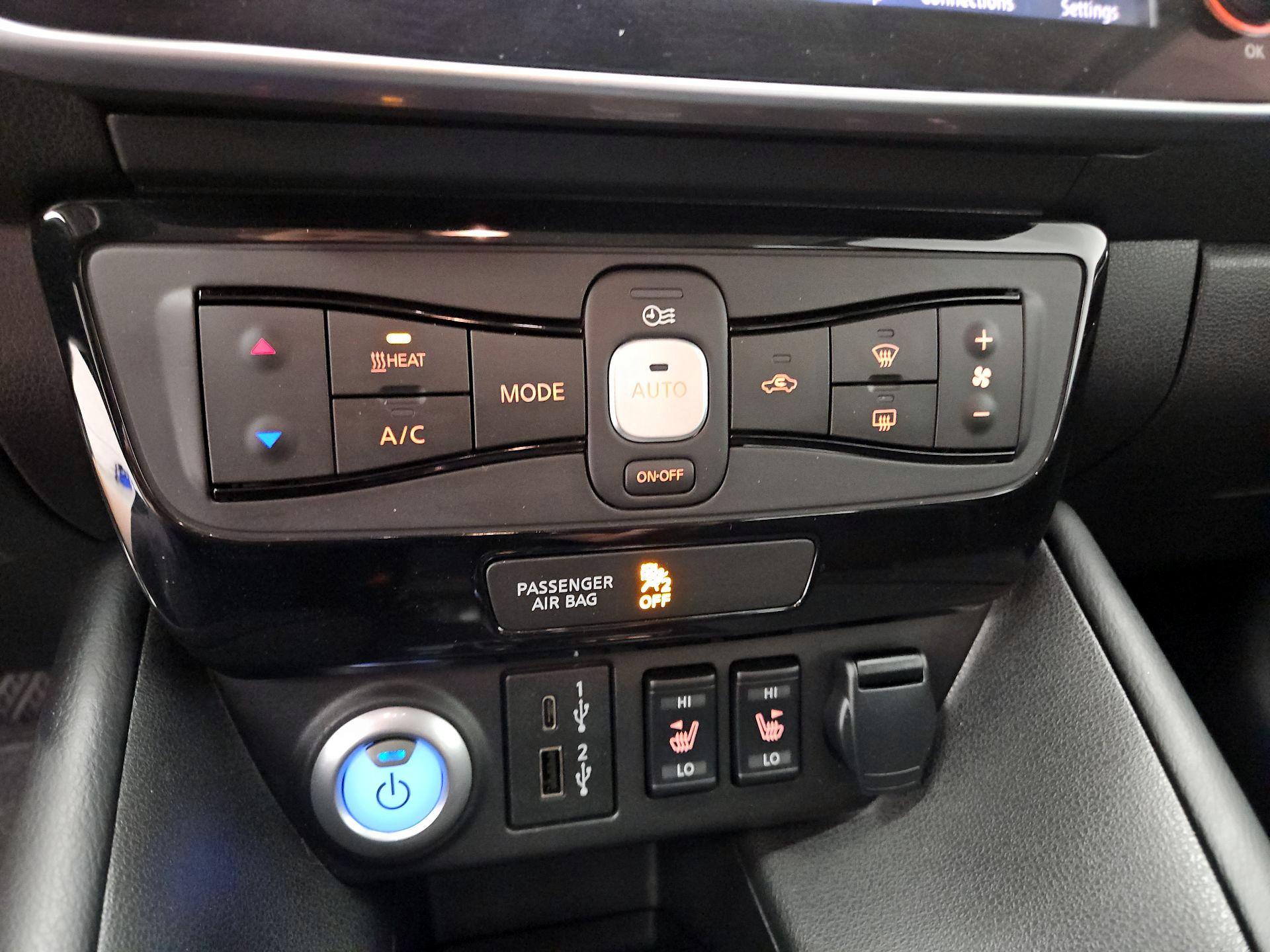 Thumbnail: 2024 Nissan Leaf - 17