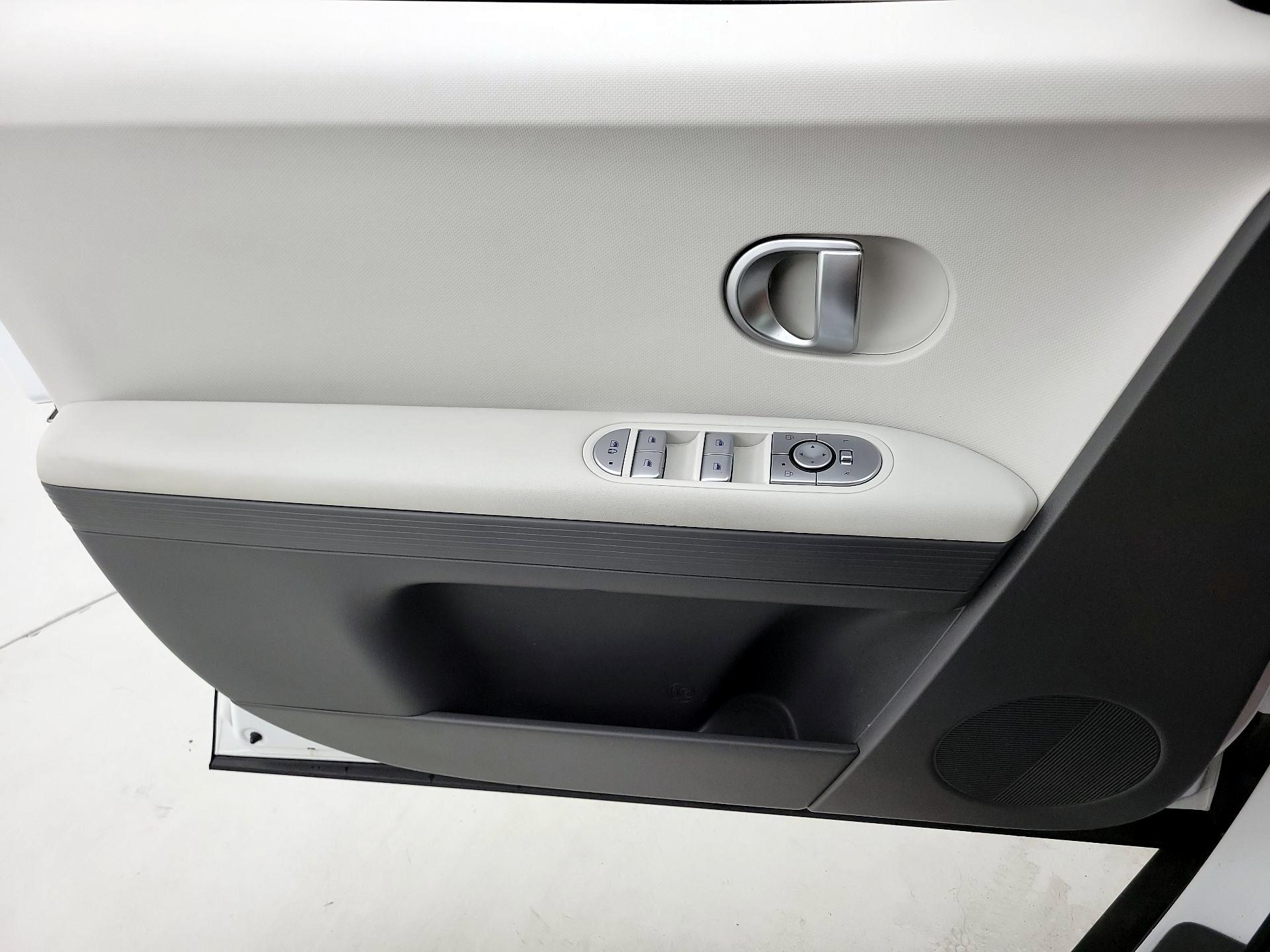 Thumbnail: 2024 Hyundai Ioniq 5 - 12