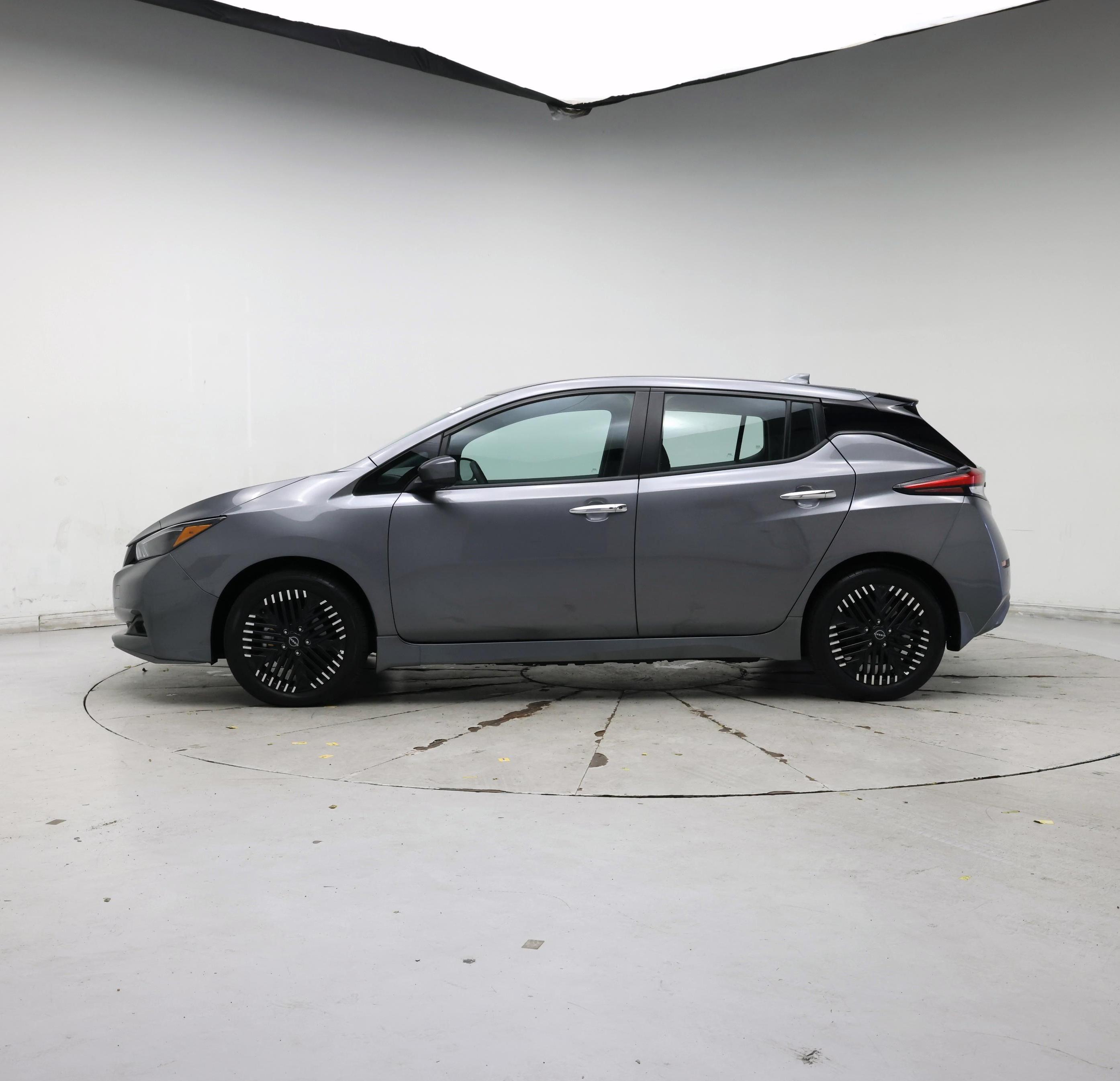 Thumbnail: 2024 Nissan Leaf - 3