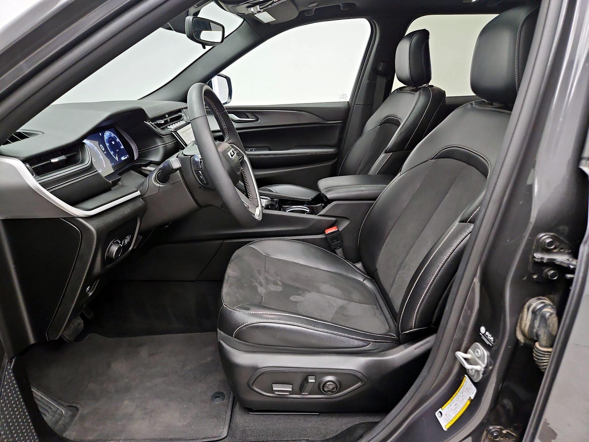 Thumbnail: 2023 Jeep Grand Cherokee - 11