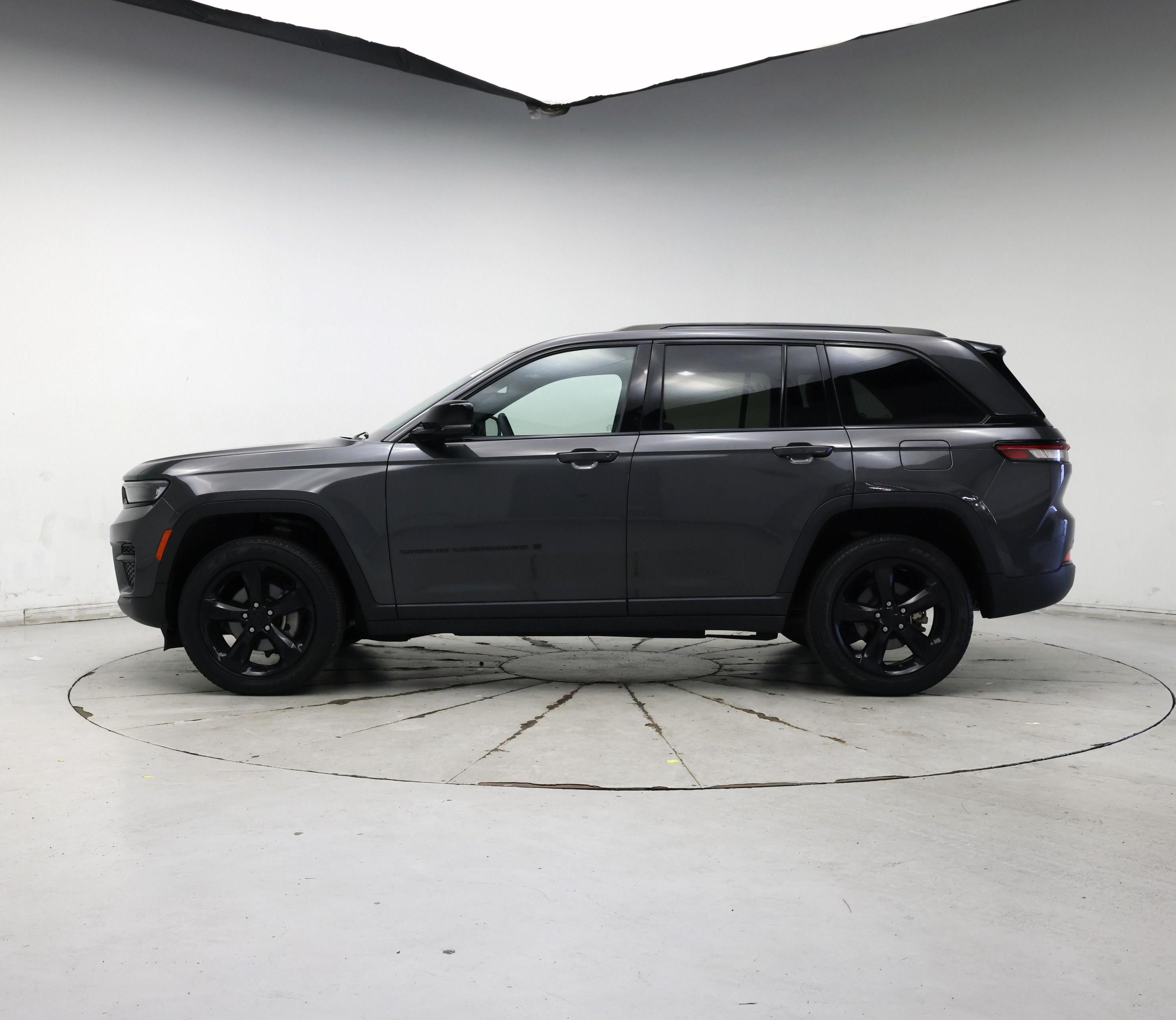 Thumbnail: 2023 Jeep Grand Cherokee - 3