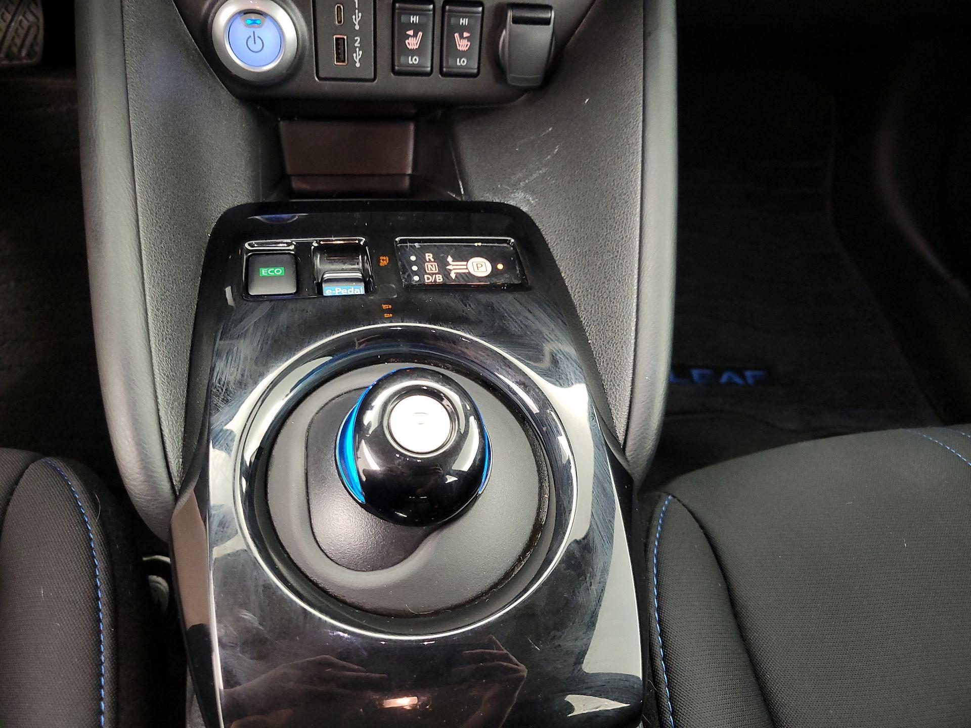 Thumbnail: 2025 Nissan Leaf - 17