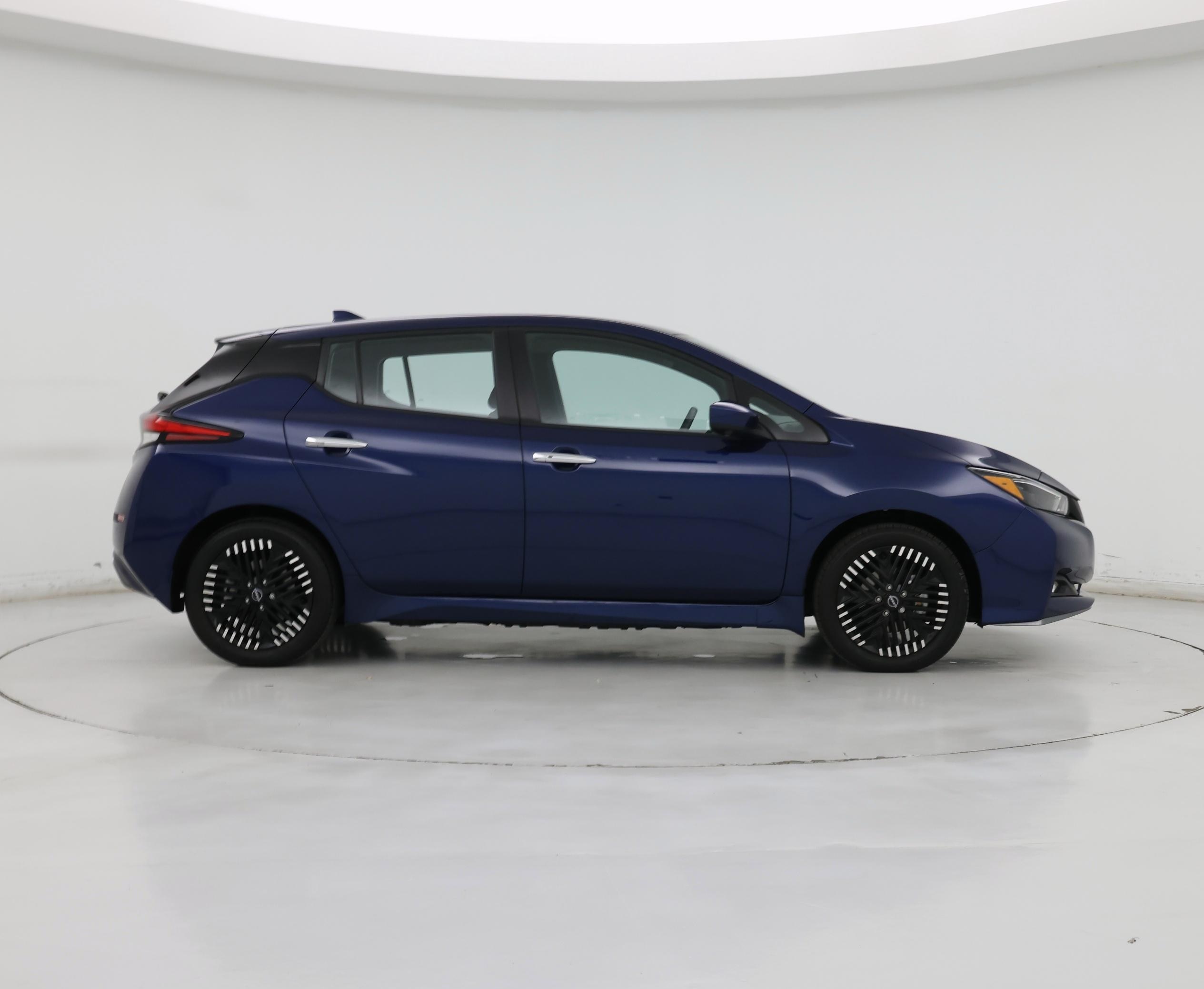 Thumbnail: 2025 Nissan Leaf - 7