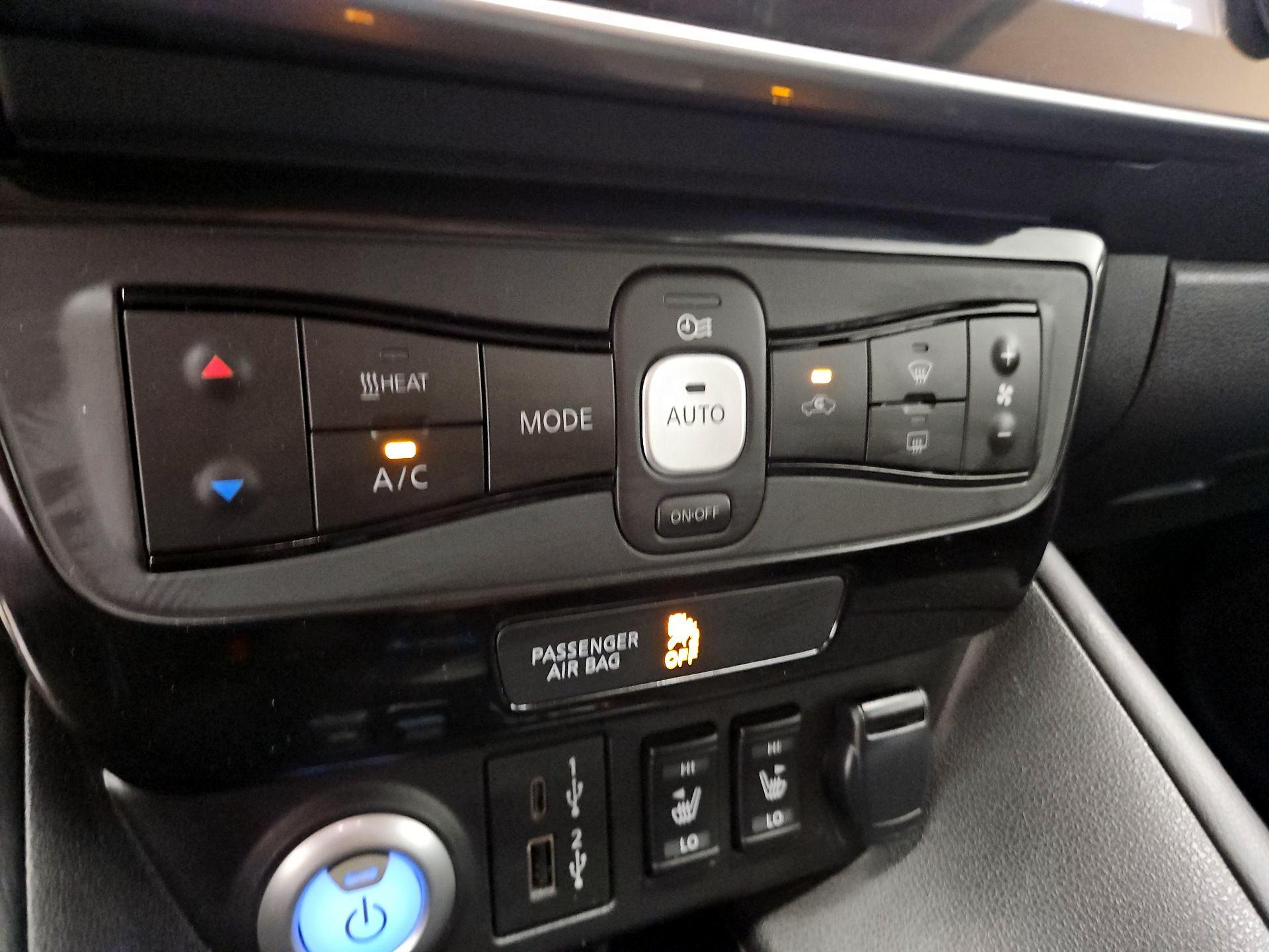 Thumbnail: 2024 Nissan Leaf - 17