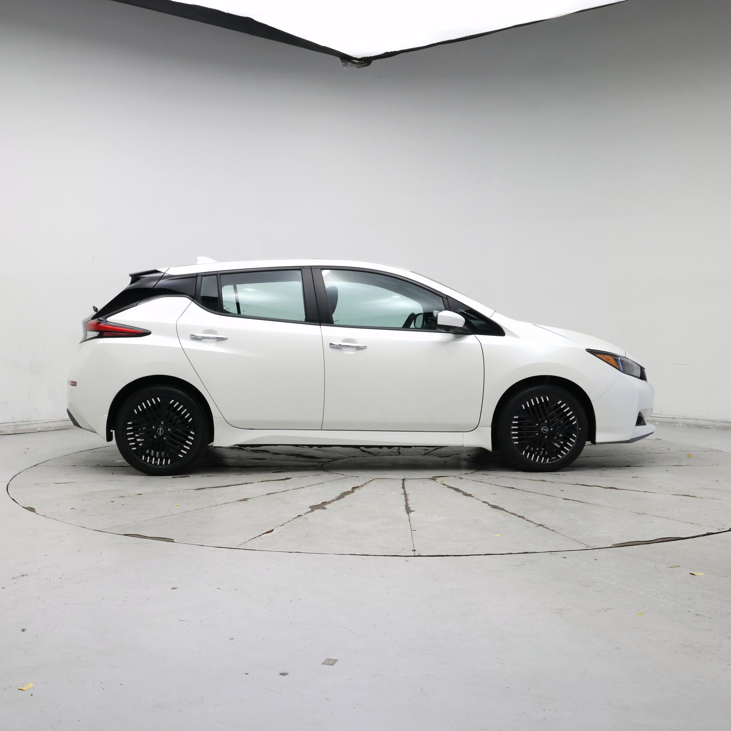 Thumbnail: 2024 Nissan Leaf - 7