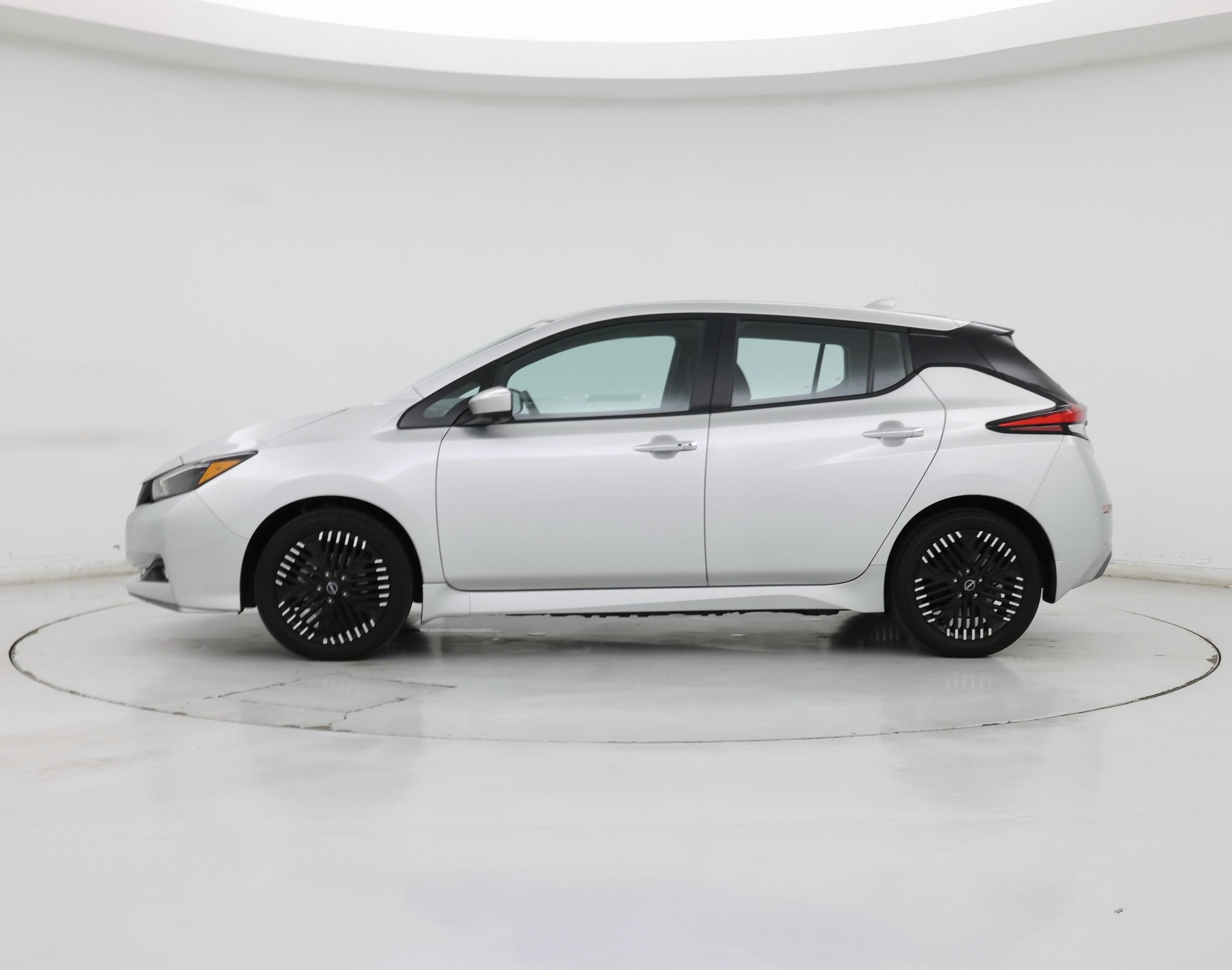 Thumbnail: 2024 Nissan Leaf - 3