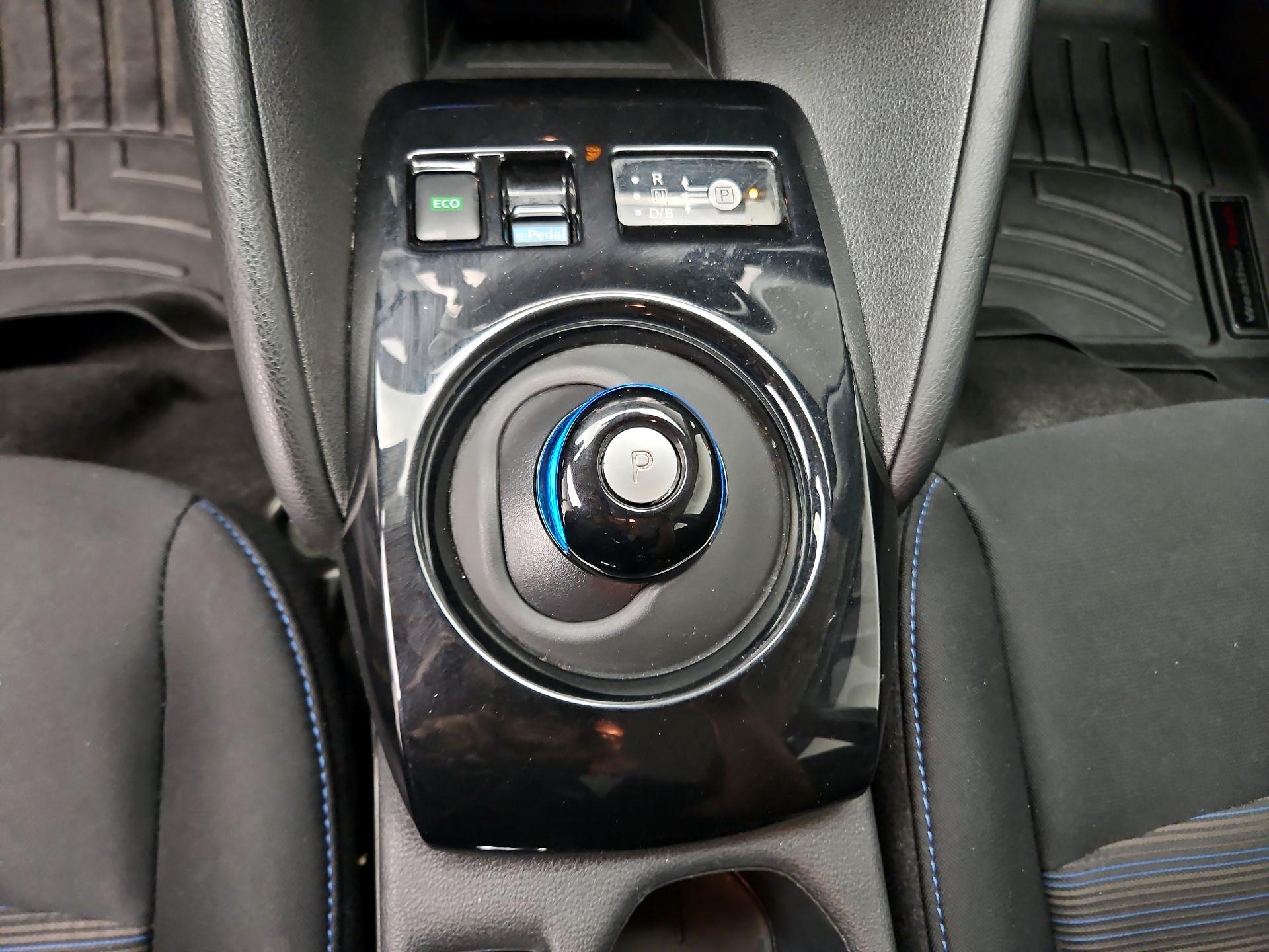 Thumbnail: 2025 Nissan Leaf - 18