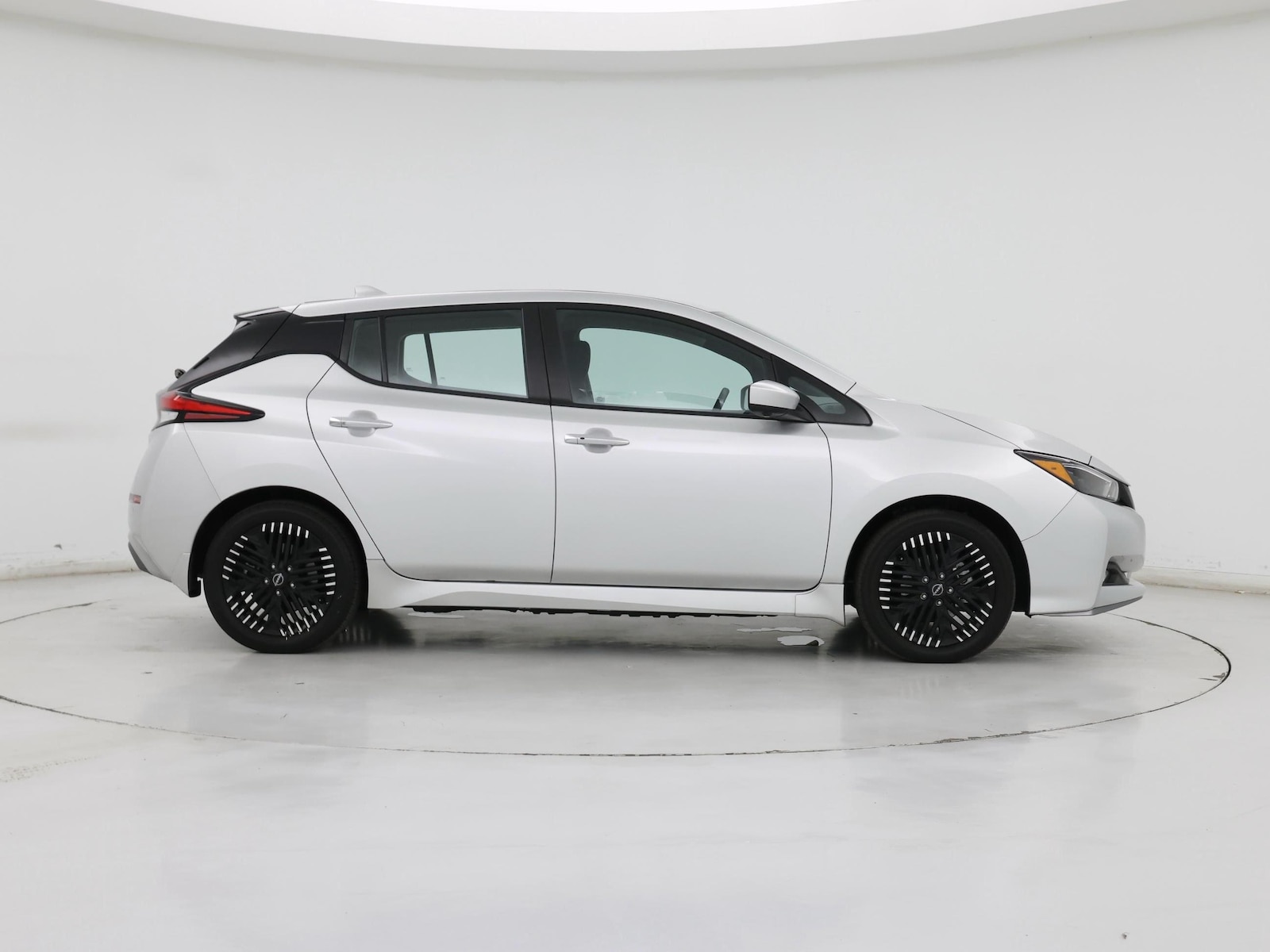 2025 Nissan Leaf SV PLUS - Photo 8