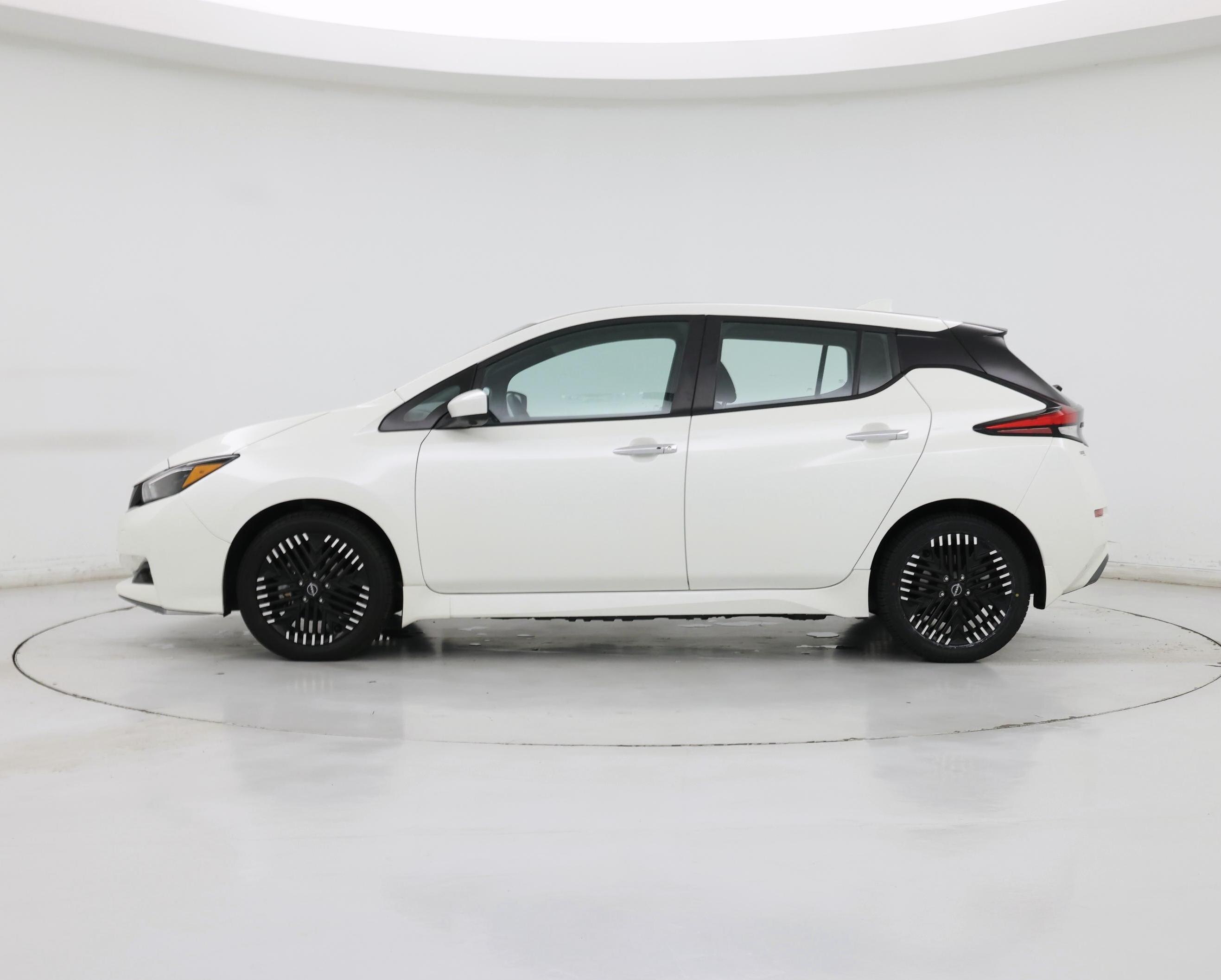 Thumbnail: 2024 Nissan Leaf - 3
