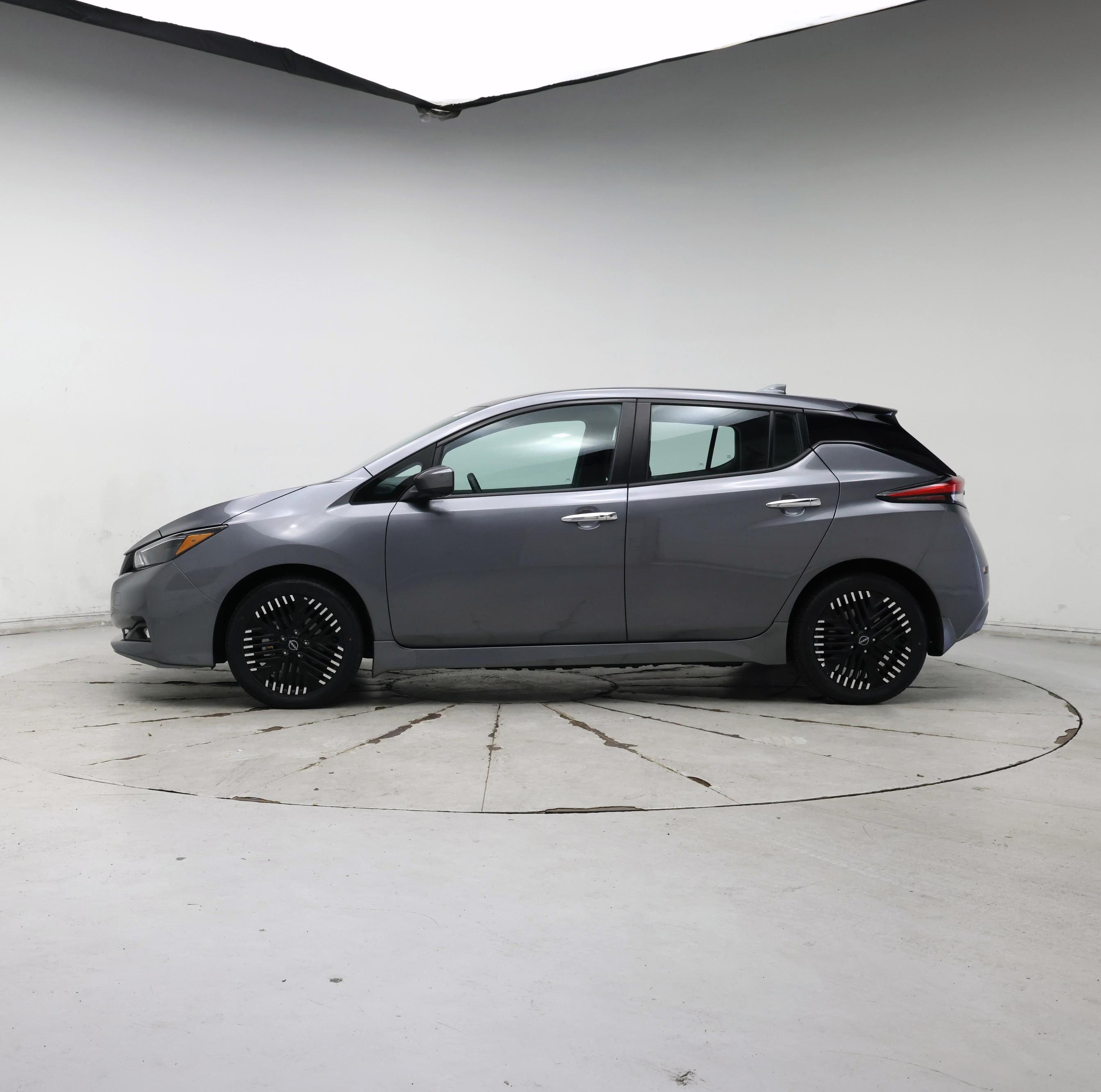 Thumbnail: 2024 Nissan Leaf - 3