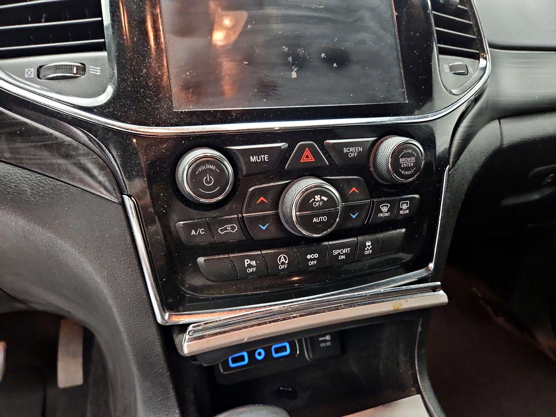 Thumbnail: 2021 Jeep Grand Cherokee - 15