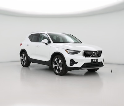 2025 Volvo XC40 B5 Plus Bright Theme