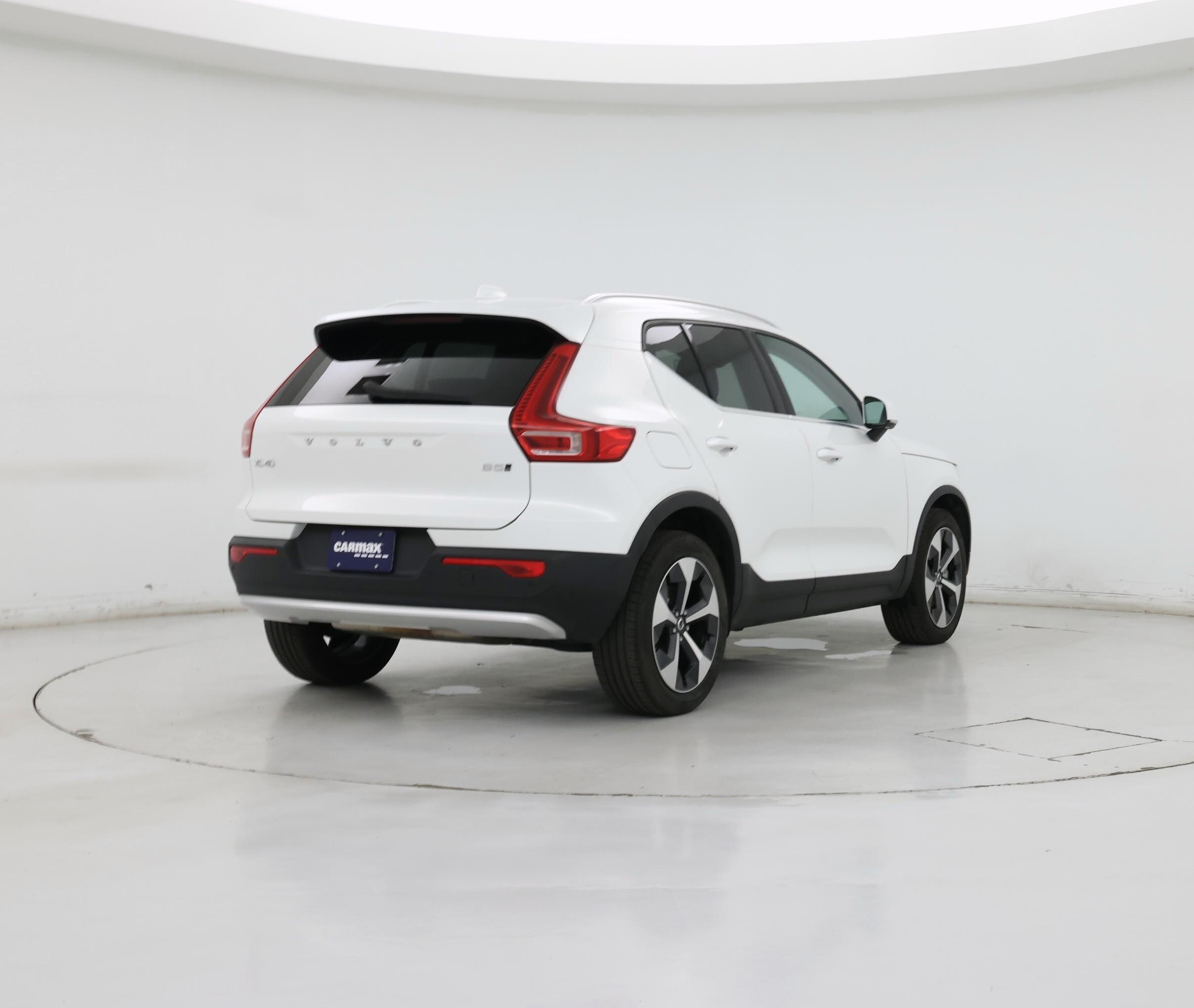 Thumbnail: 2025 Volvo XC40 - 8
