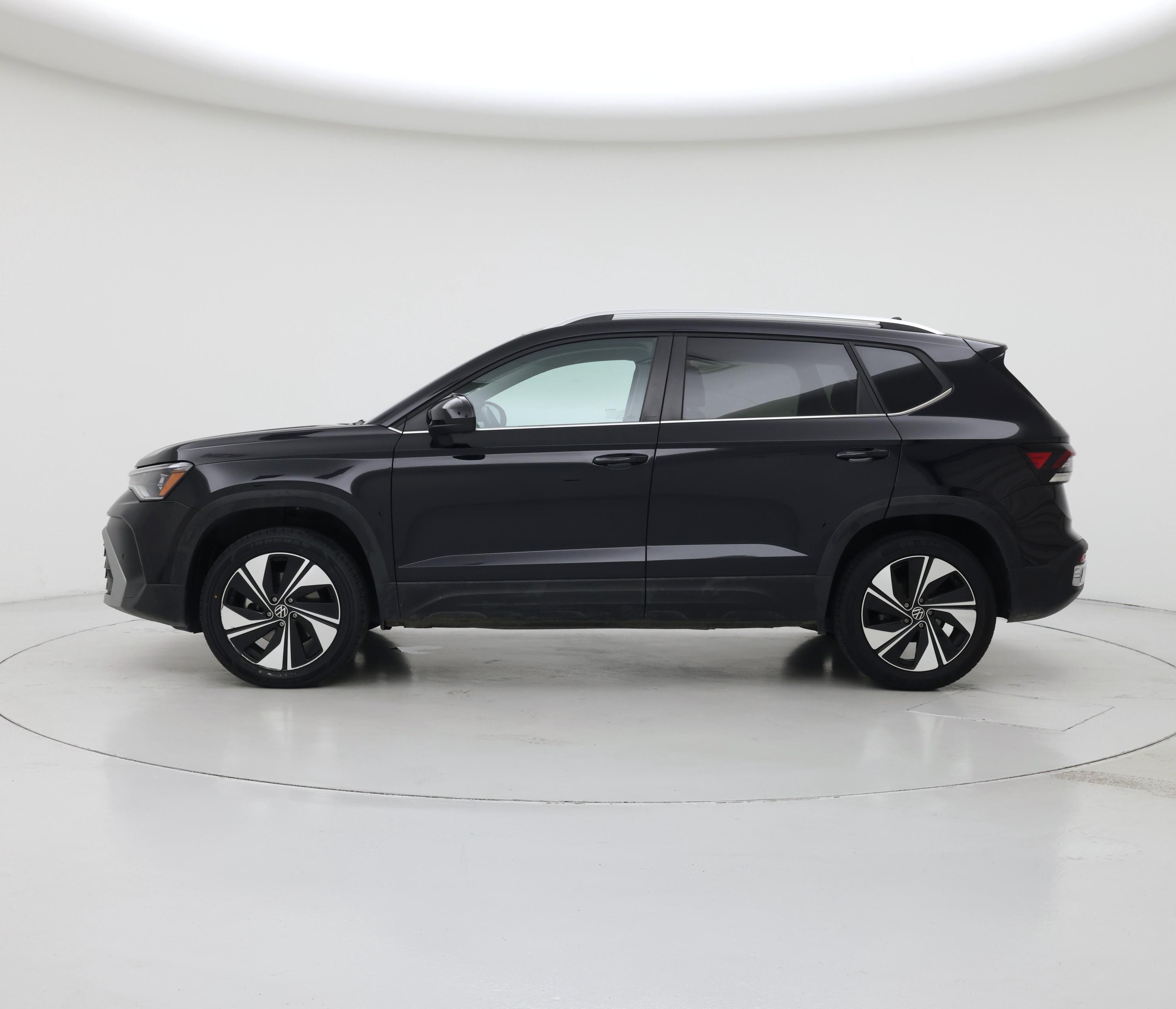 Thumbnail: 2025 Volkswagen Taos - 3