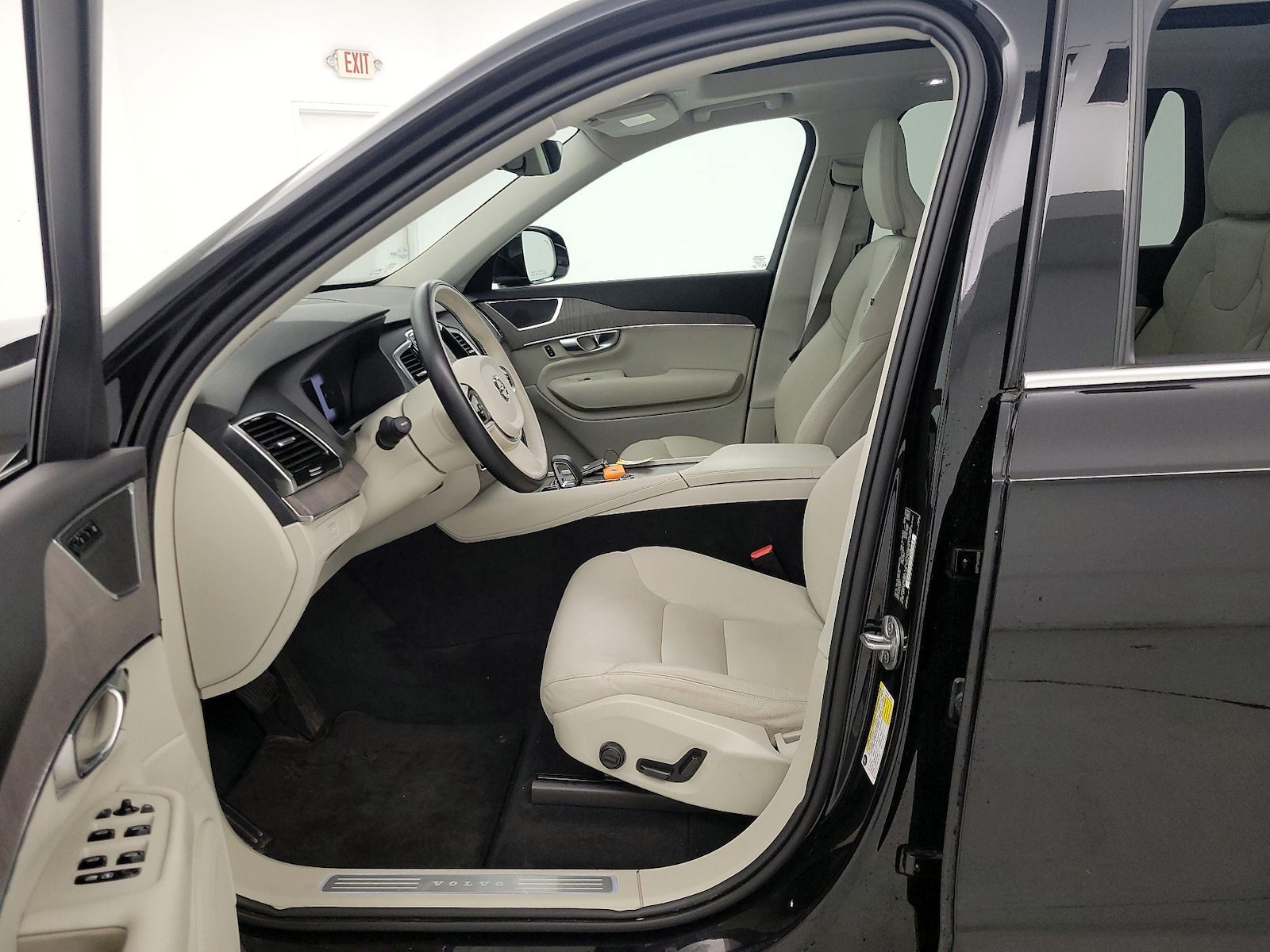 2023 Volvo XC90 Plus - Photo 12