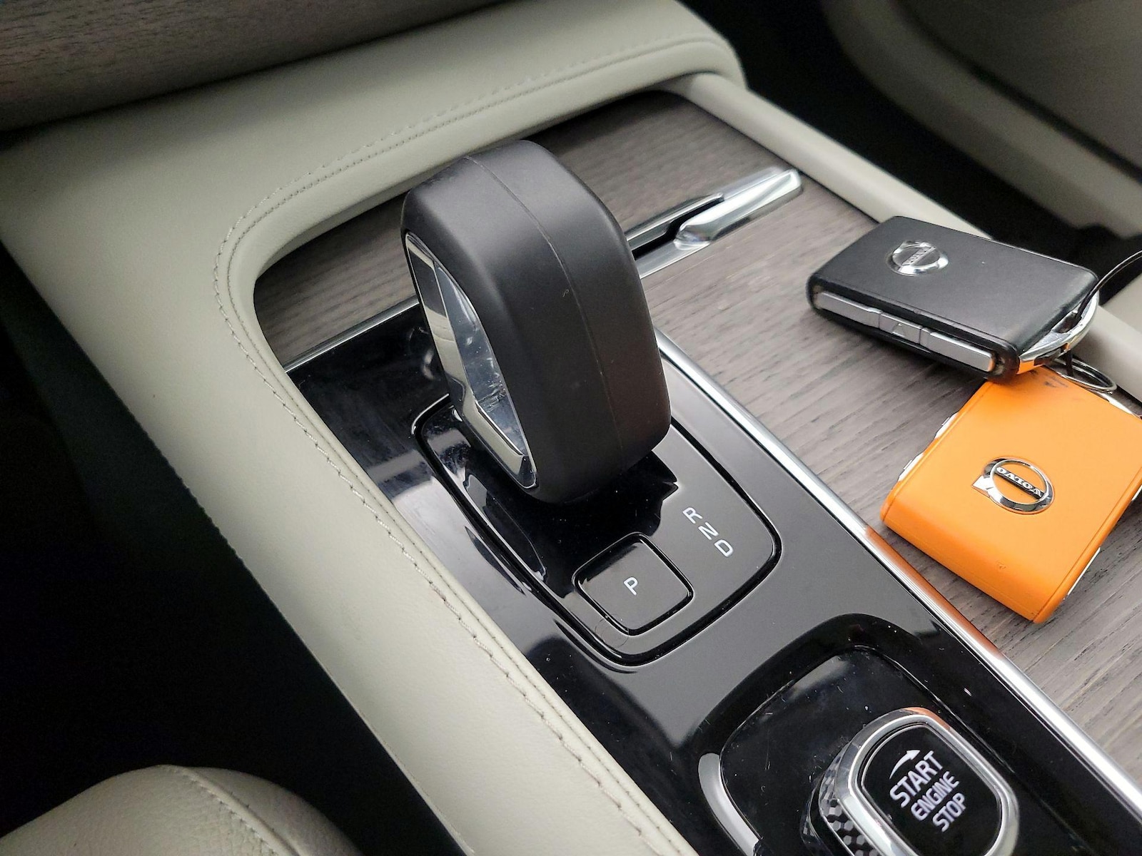 2023 Volvo XC90 Plus - Photo 17