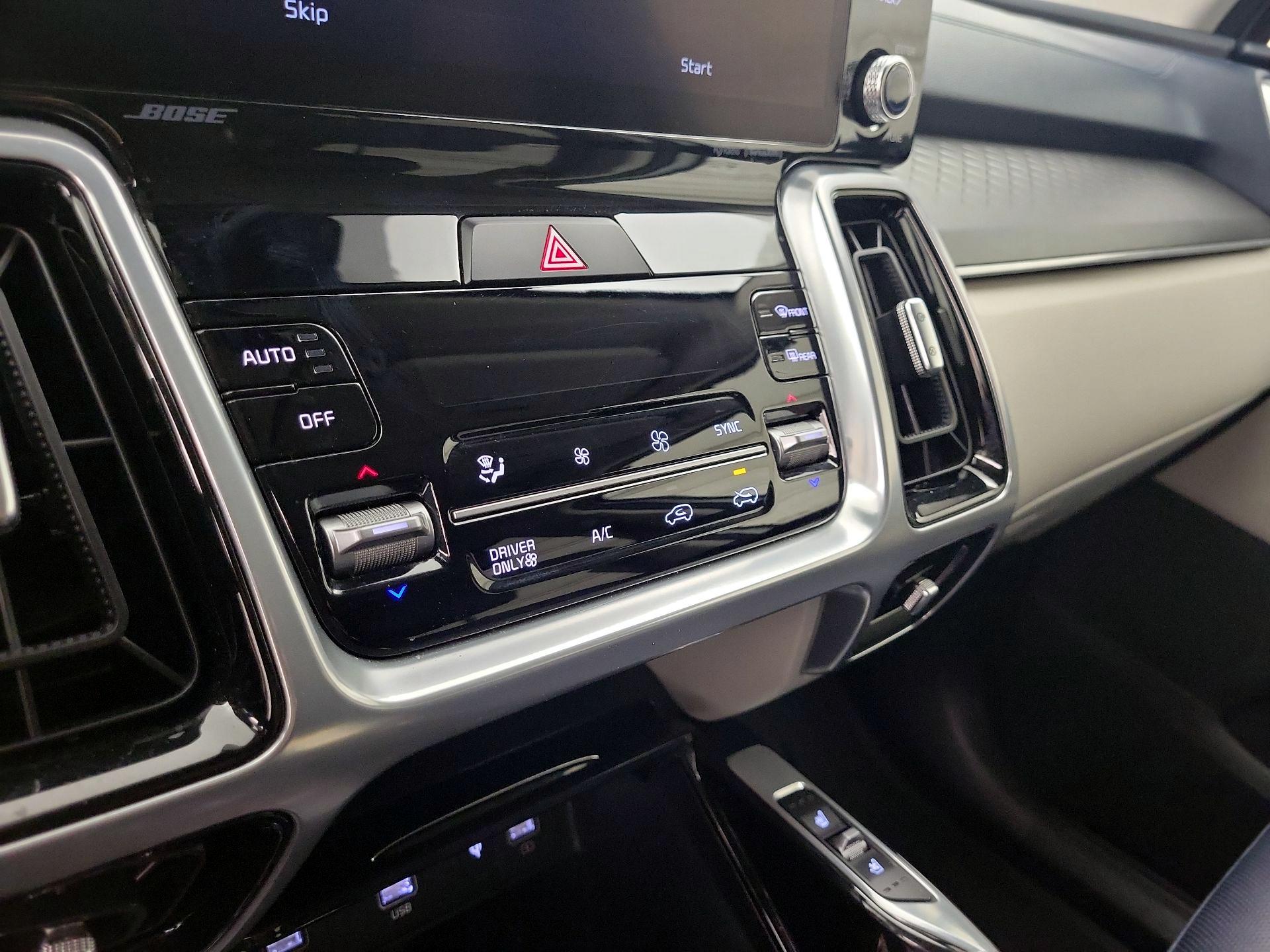 Thumbnail: 2024 Kia Sorento - 16