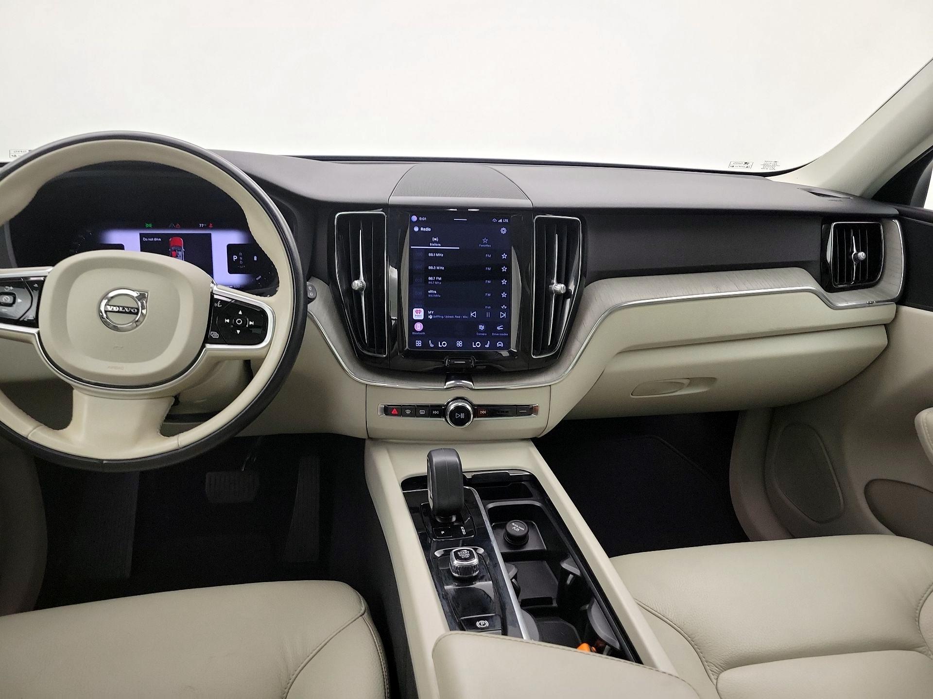 Thumbnail: 2023 Volvo XC60 - 9