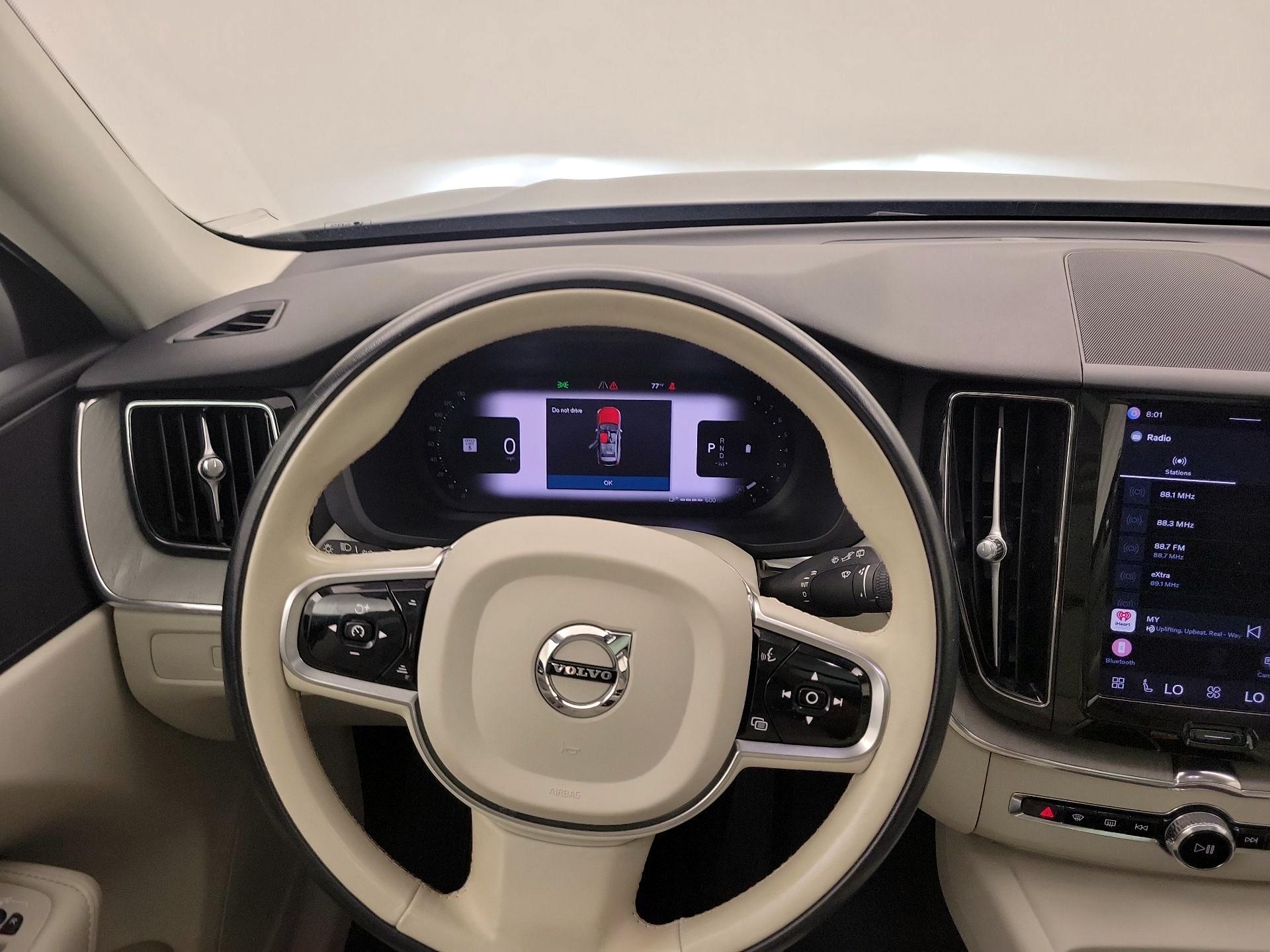Thumbnail: 2023 Volvo XC60 - 10