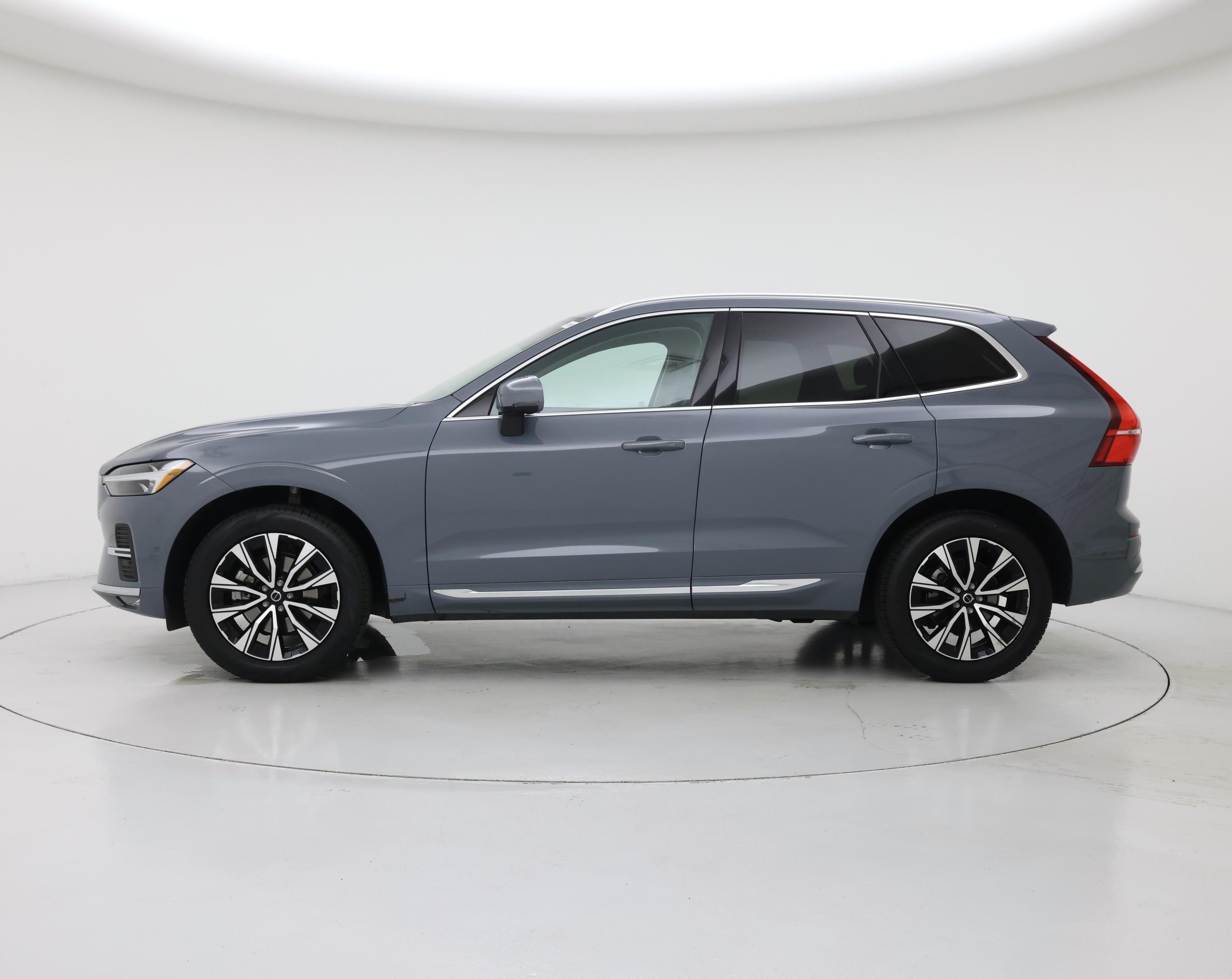 Thumbnail: 2023 Volvo XC60 - 3
