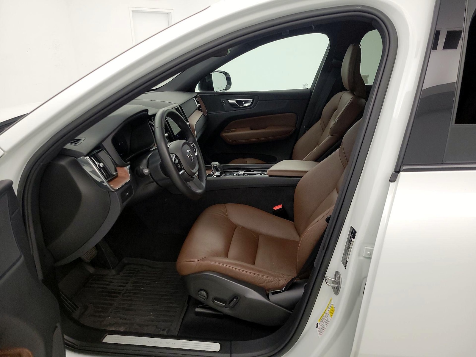 2023 Volvo XC60 Plus - Photo 12