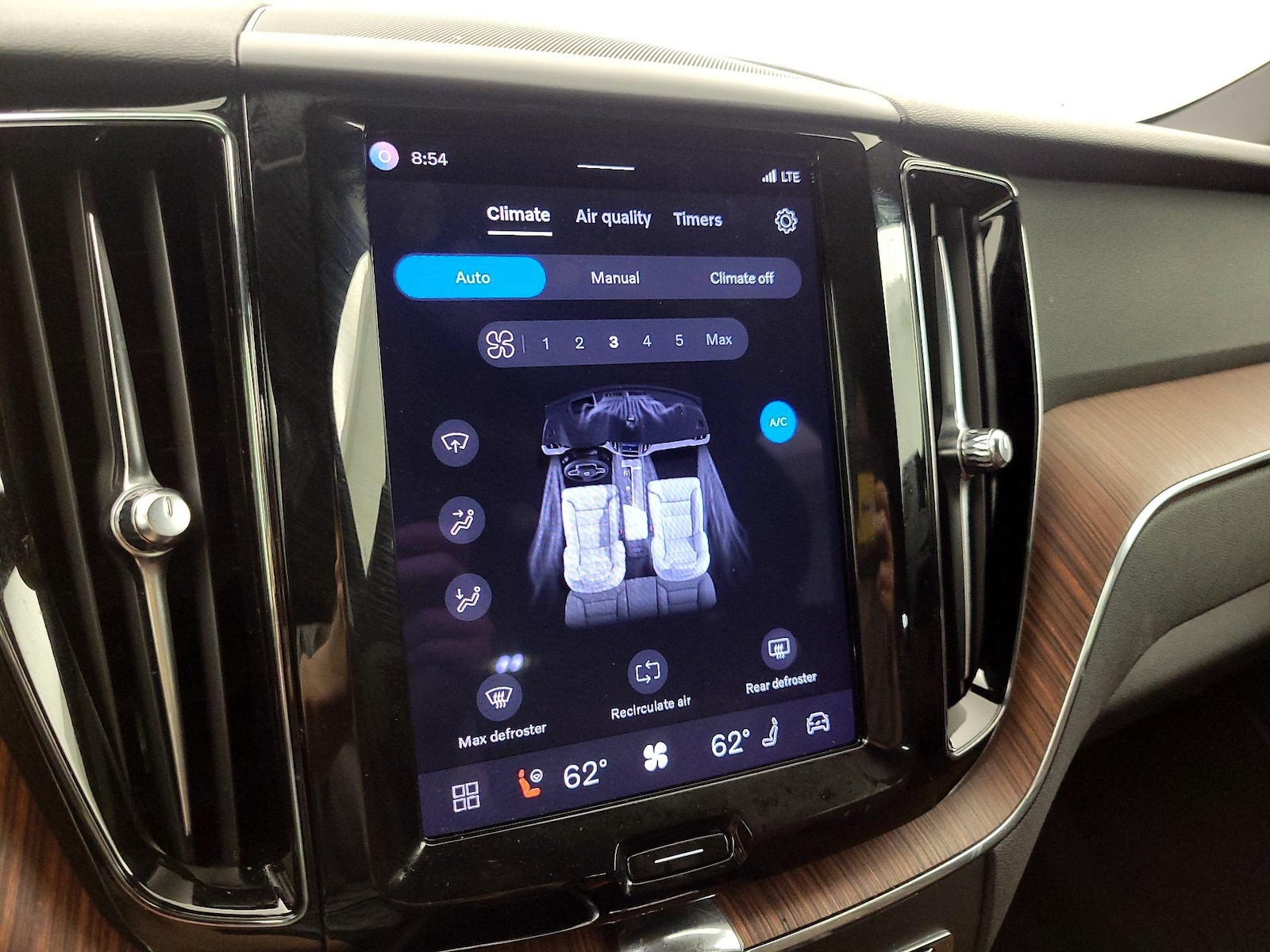 2023 Volvo XC60 Plus - Photo 16