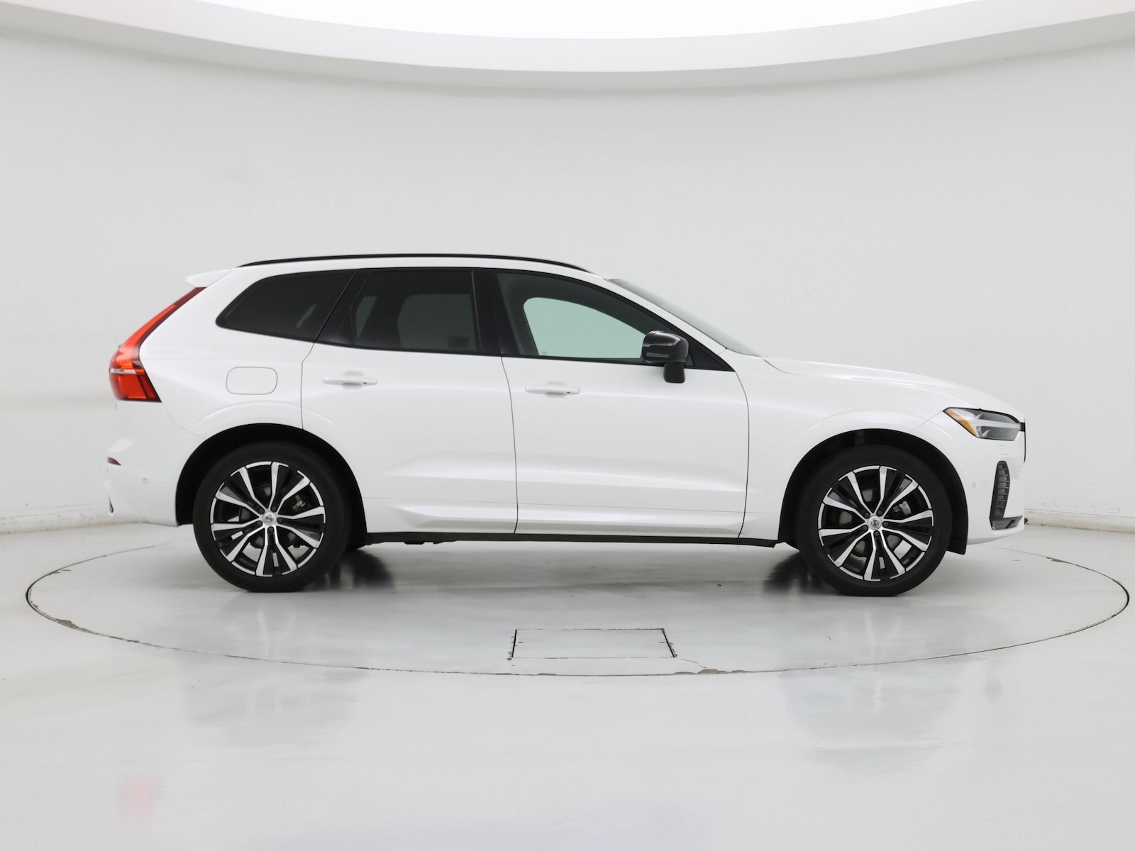 2023 Volvo XC60 Plus - Photo 8