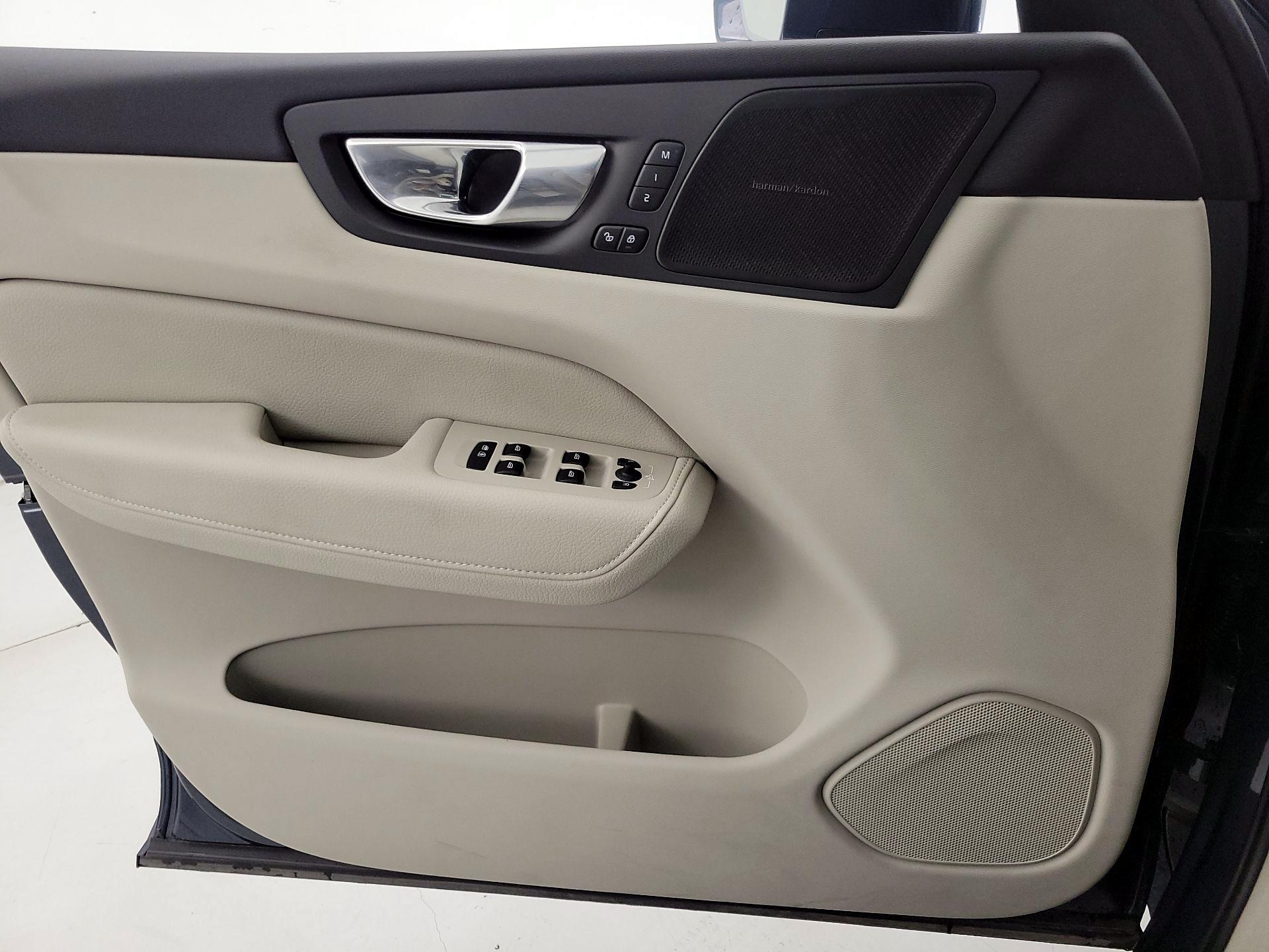 Thumbnail: 2021 Volvo XC60 - 12