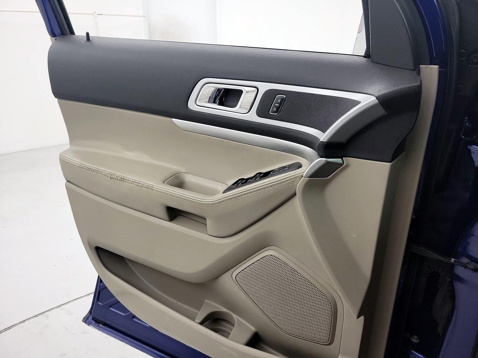 Thumbnail: 2014 Ford Explorer - 12
