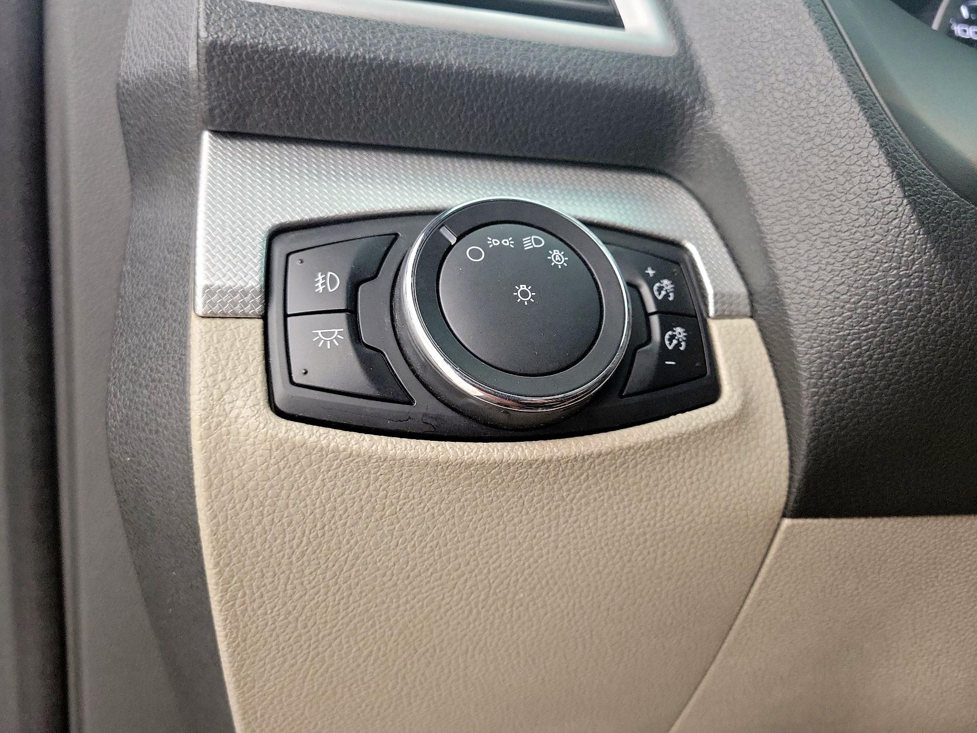 Thumbnail: 2014 Ford Explorer - 13