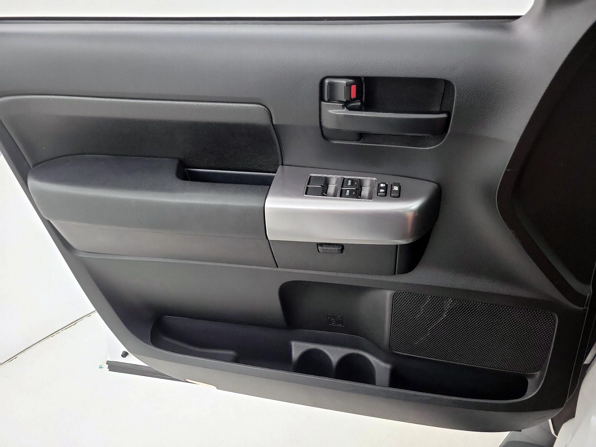 Thumbnail: 2019 Toyota Sequoia - 12