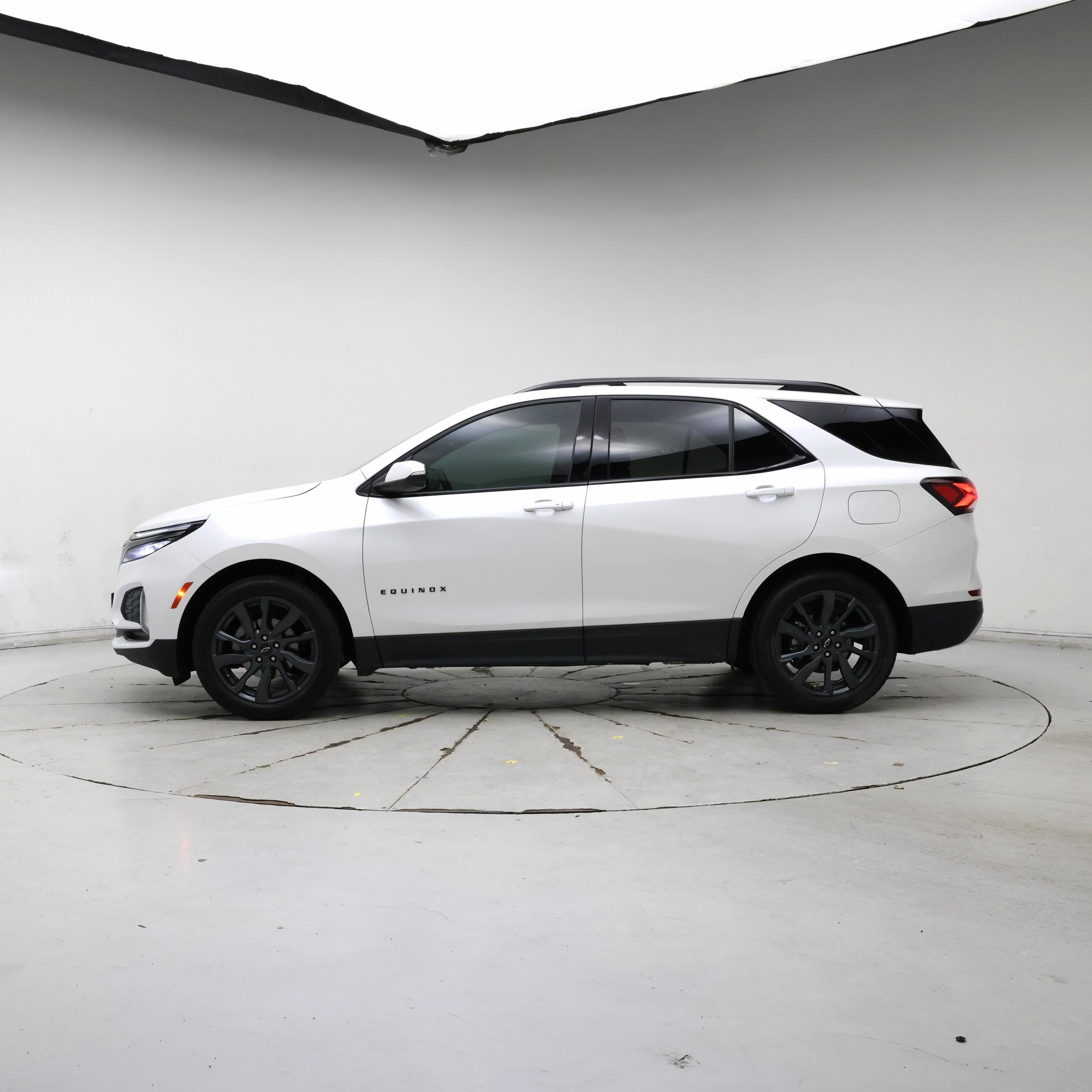 Thumbnail: 2023 Chevrolet Equinox - 3