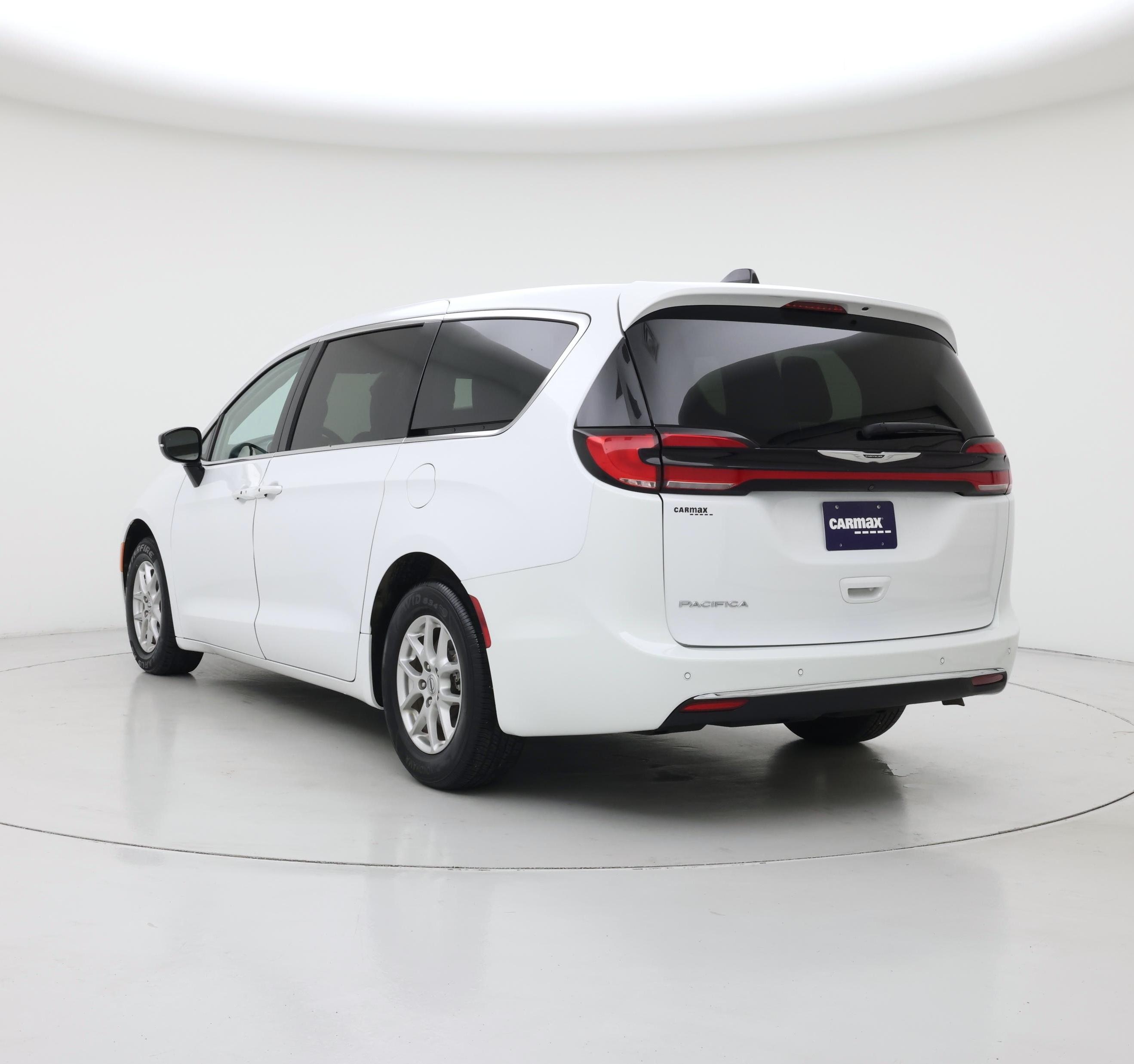 Thumbnail: 2024 Chrysler Pacifica - 2